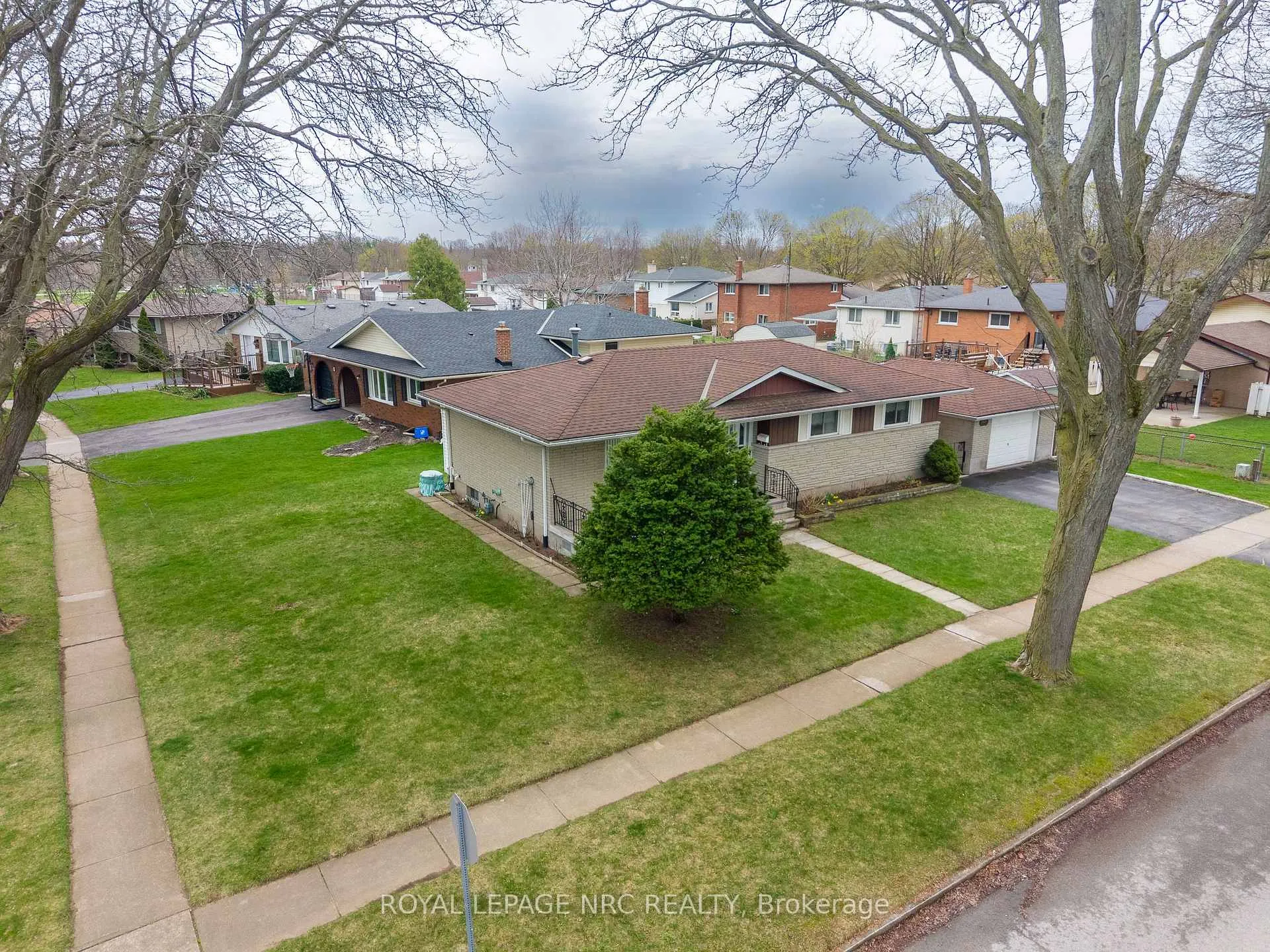 Photo 41 of 6536 Cropp Street, Niagara Falls, Morrison — HOMEH