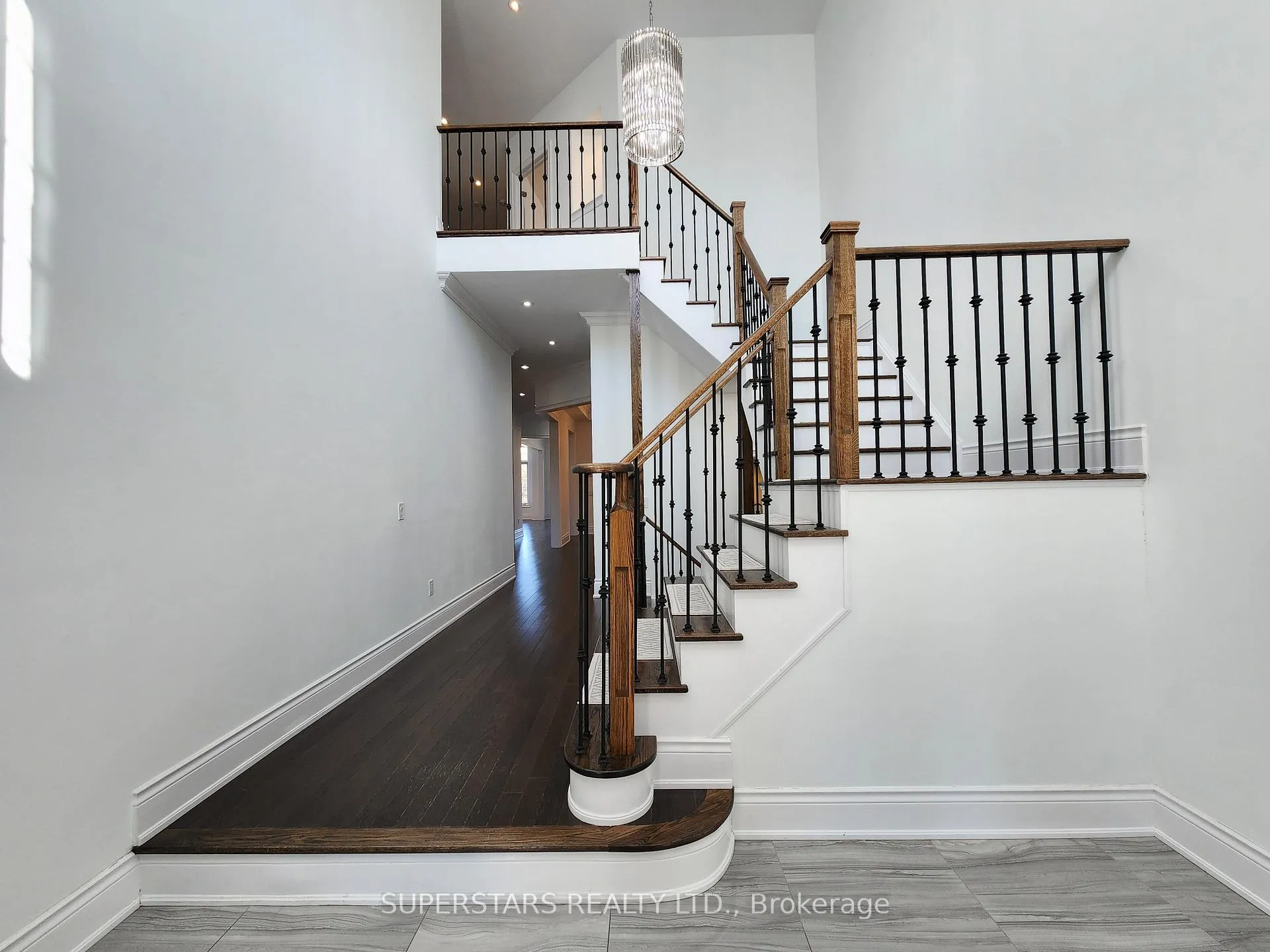 Photo 2 of 47 Hurst Avenue, Vaughan, Patterson — HOMEH