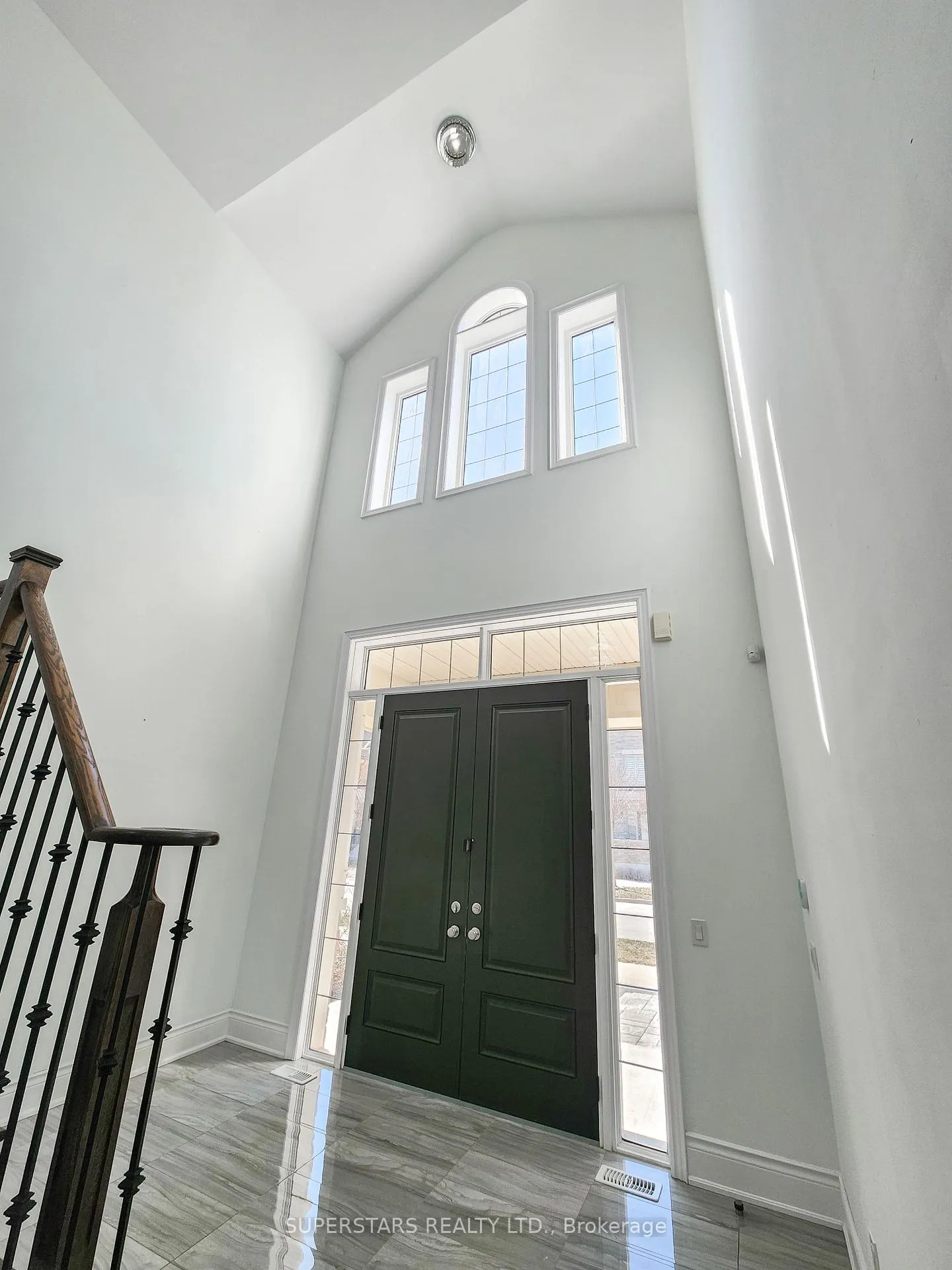 Photo 3 of 47 Hurst Avenue, Vaughan, Patterson — HOMEH
