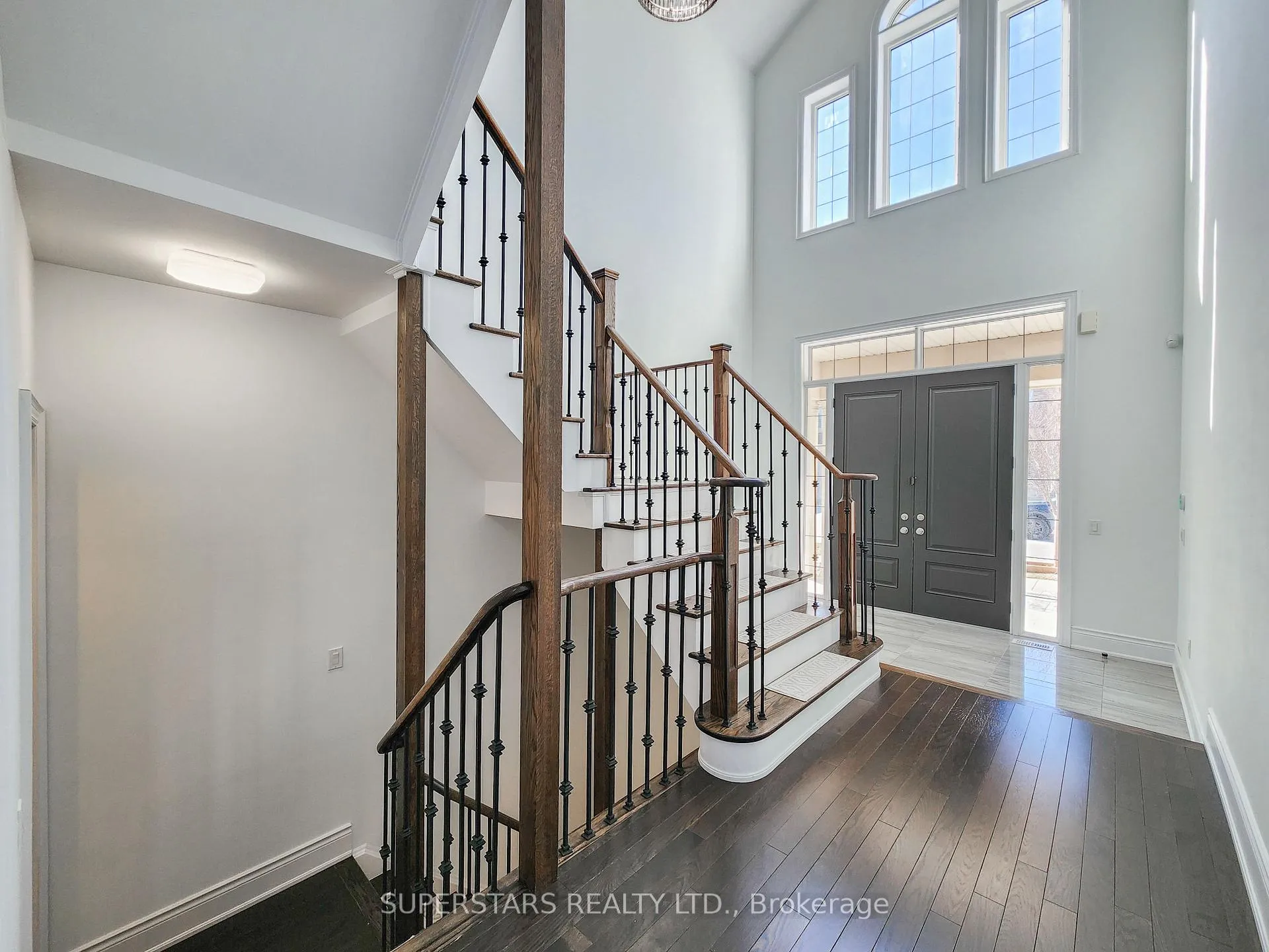 Photo 4 of 47 Hurst Avenue, Vaughan, Patterson — HOMEH