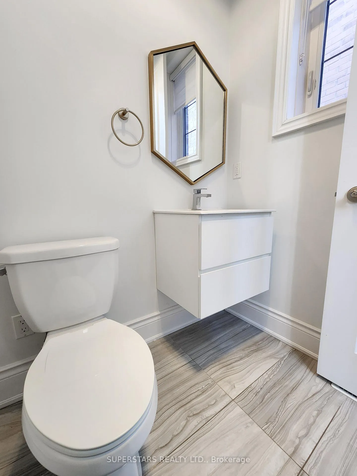 Photo 13 of 47 Hurst Avenue, Vaughan, Patterson — HOMEH