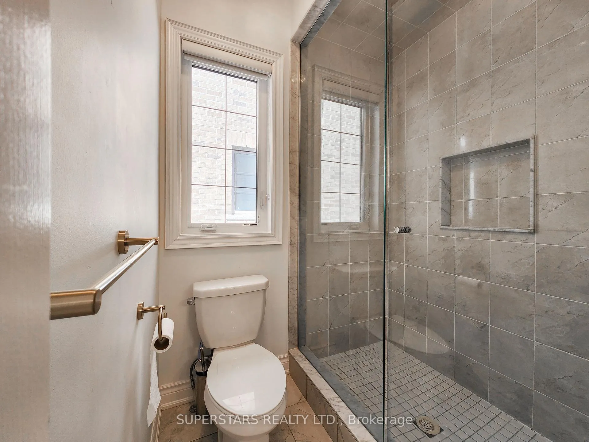 Photo 29 of 47 Hurst Avenue, Vaughan, Patterson — HOMEH