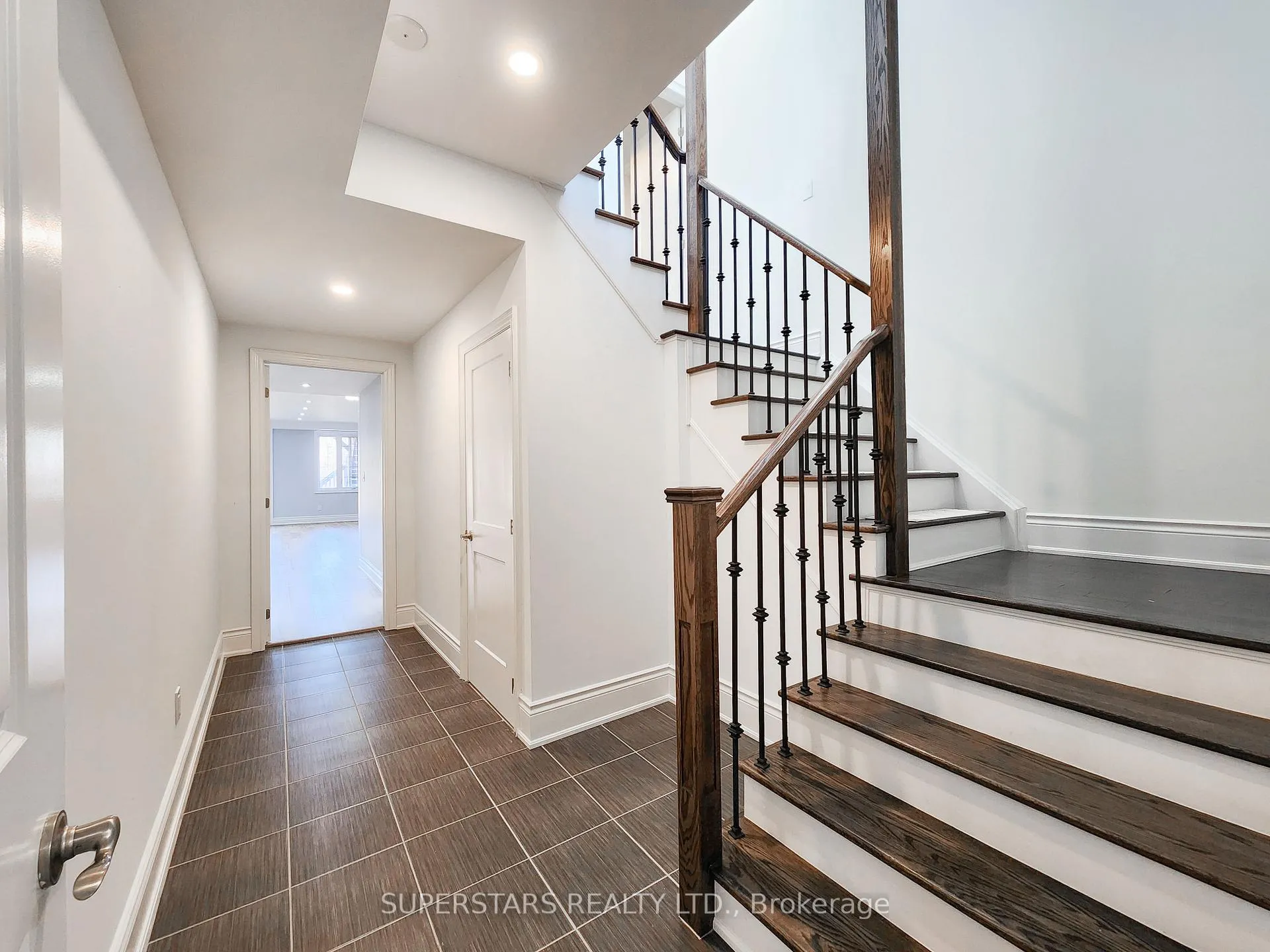 Photo 30 of 47 Hurst Avenue, Vaughan, Patterson — HOMEH