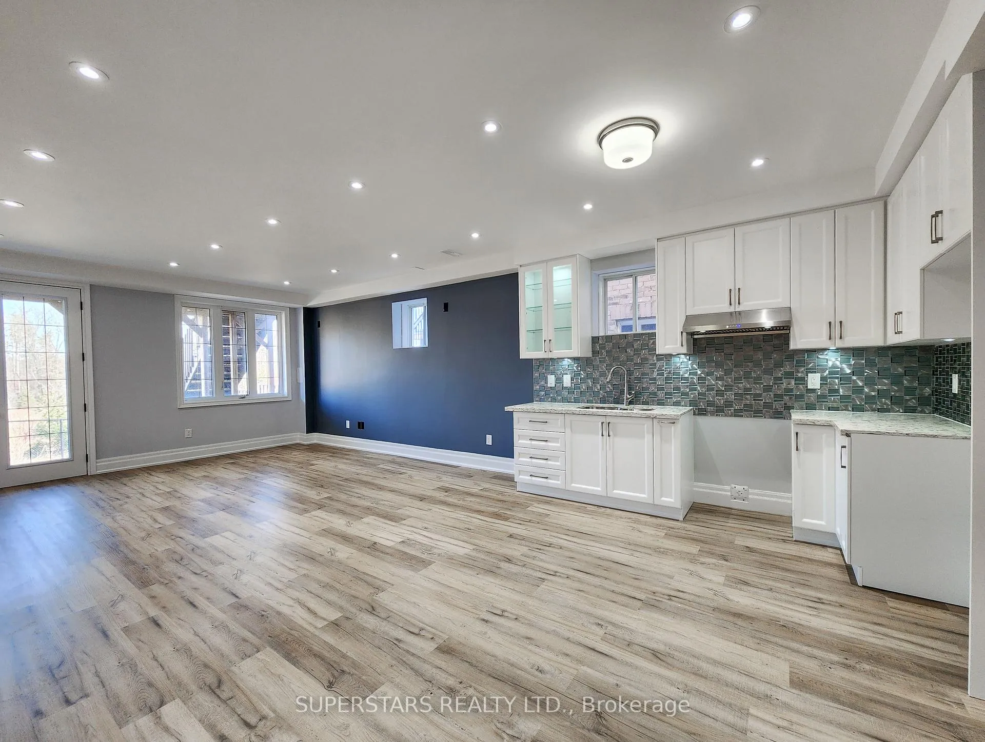Photo 32 of 47 Hurst Avenue, Vaughan, Patterson — HOMEH