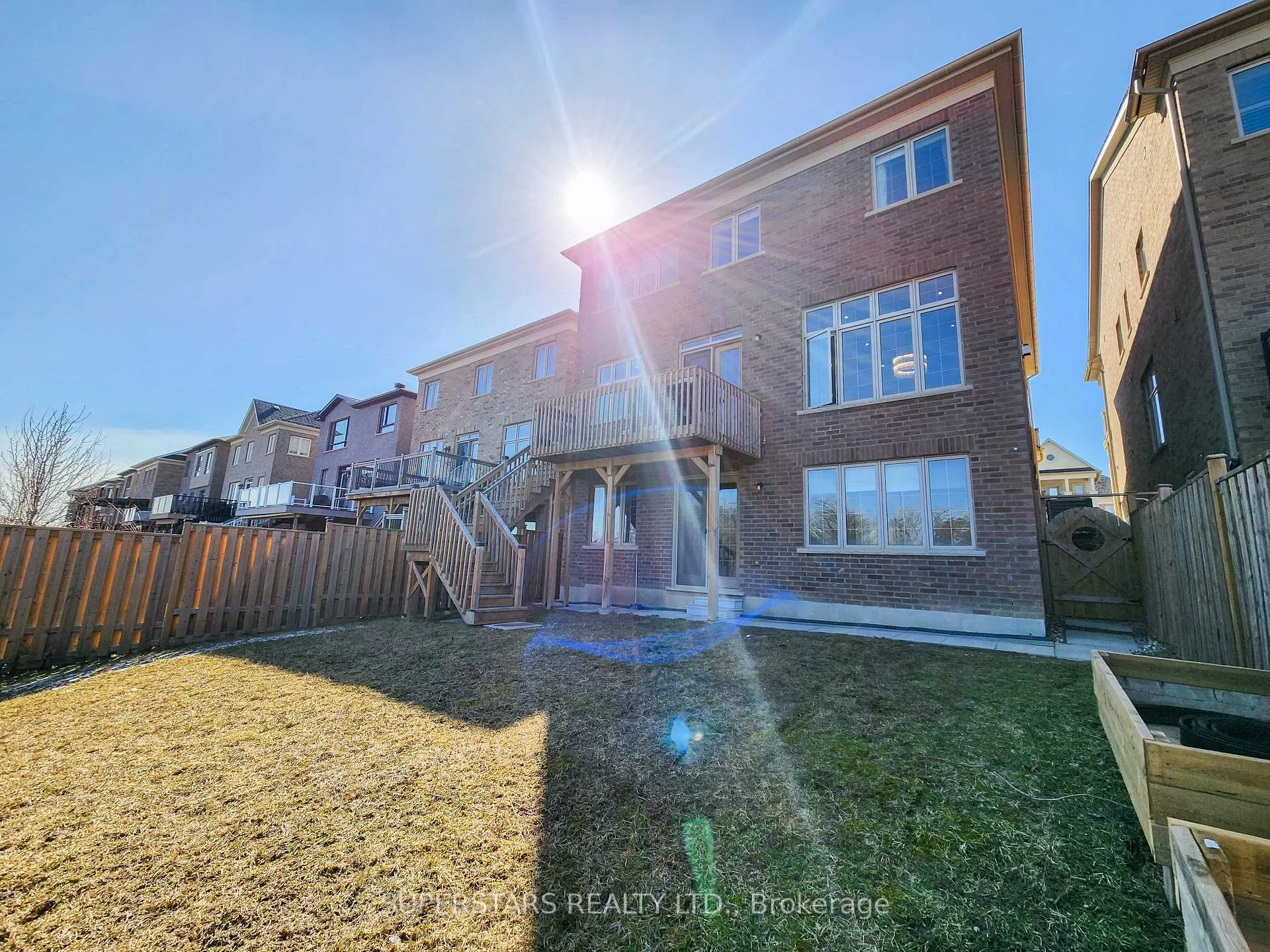 Photo 41 of 47 Hurst Avenue, Vaughan, Patterson — HOMEH