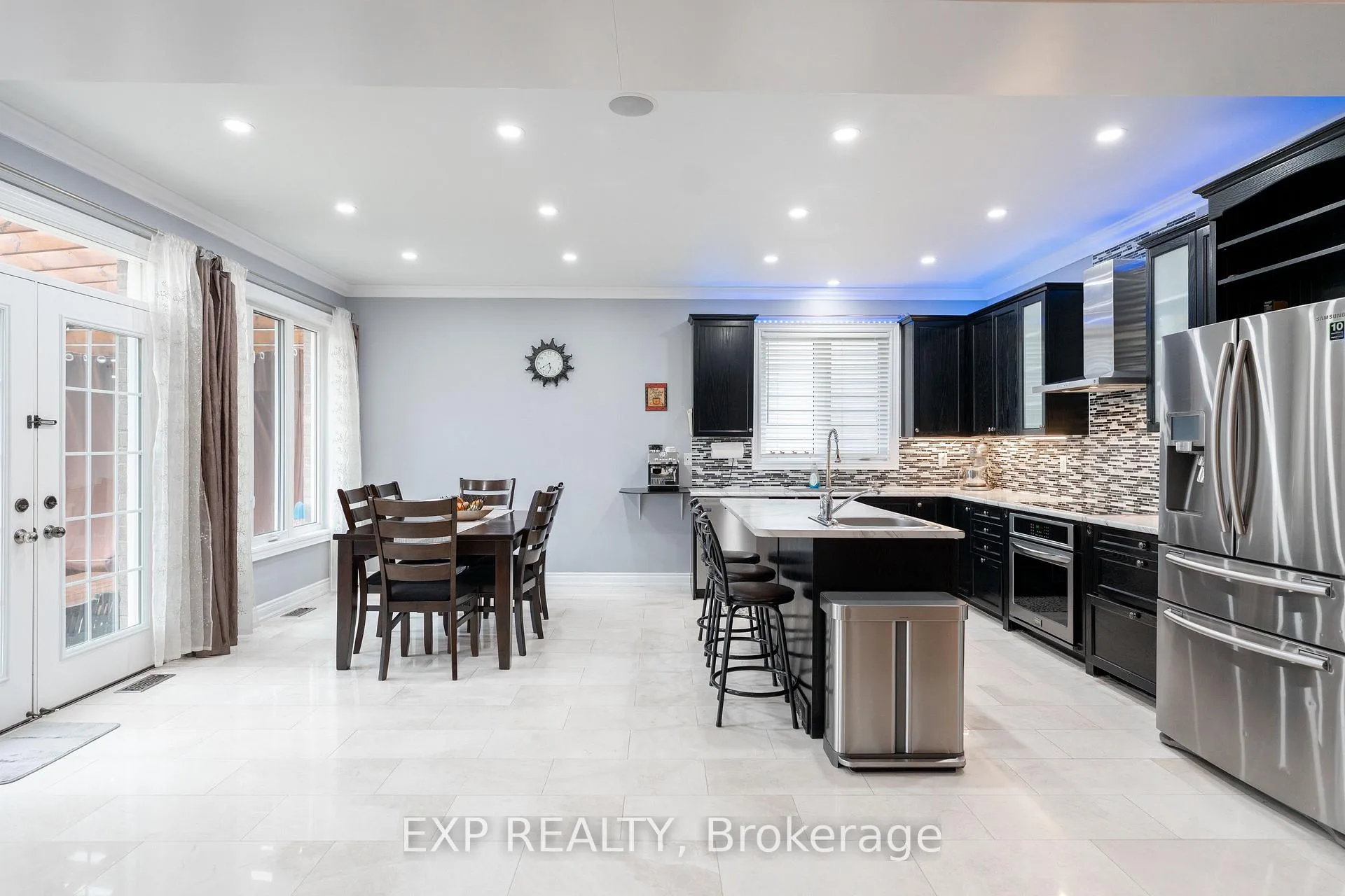 Photo 6 of 8375 Elderberry Drive S, Niagara Falls, Brown — HOMEH
