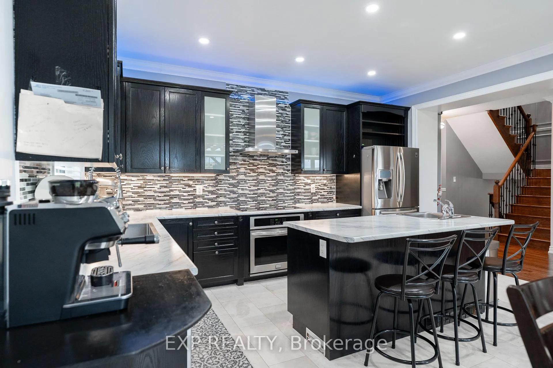 Photo 8 of 8375 Elderberry Drive S, Niagara Falls, Brown — HOMEH