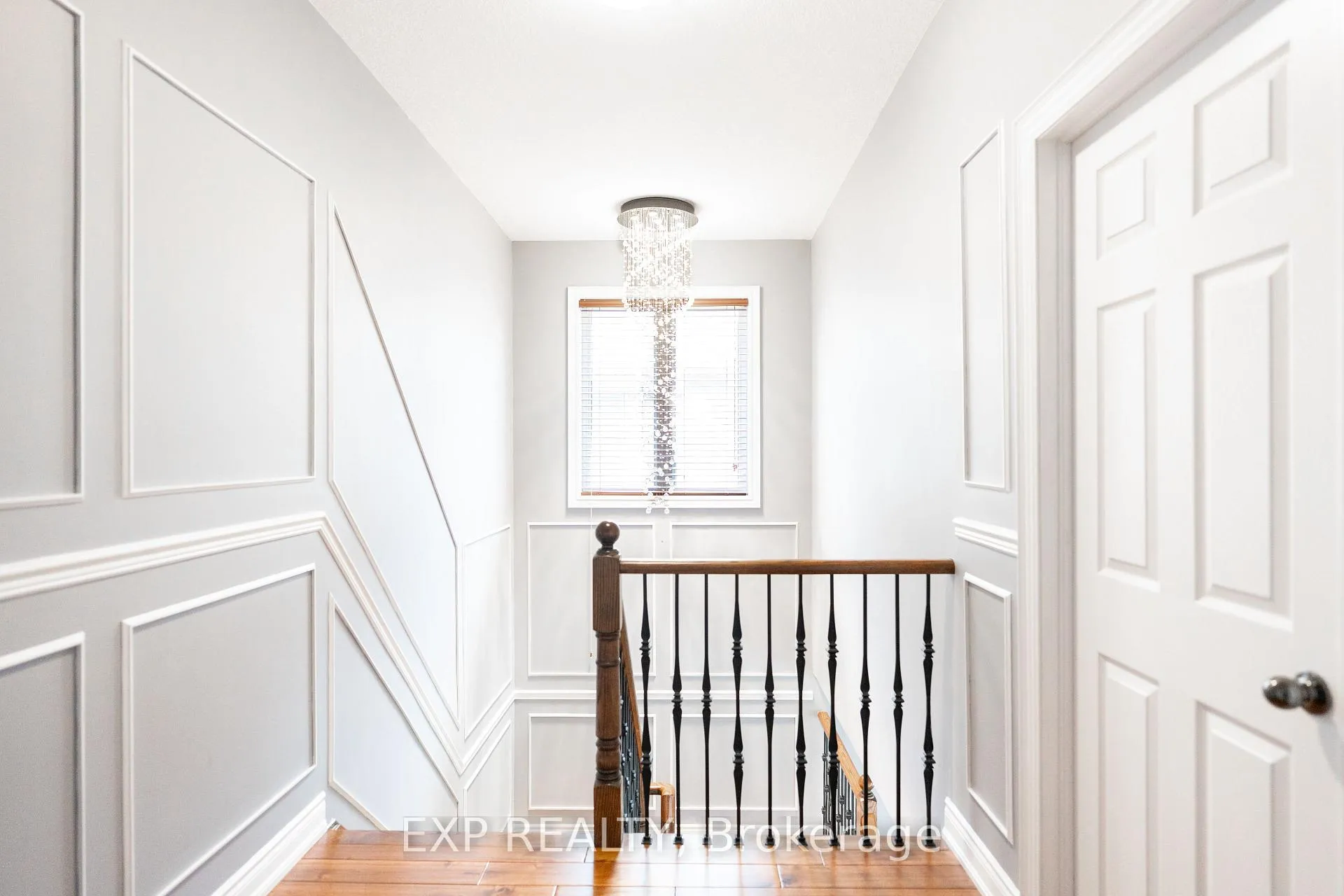Photo 10 of 8375 Elderberry Drive S, Niagara Falls, Brown — HOMEH