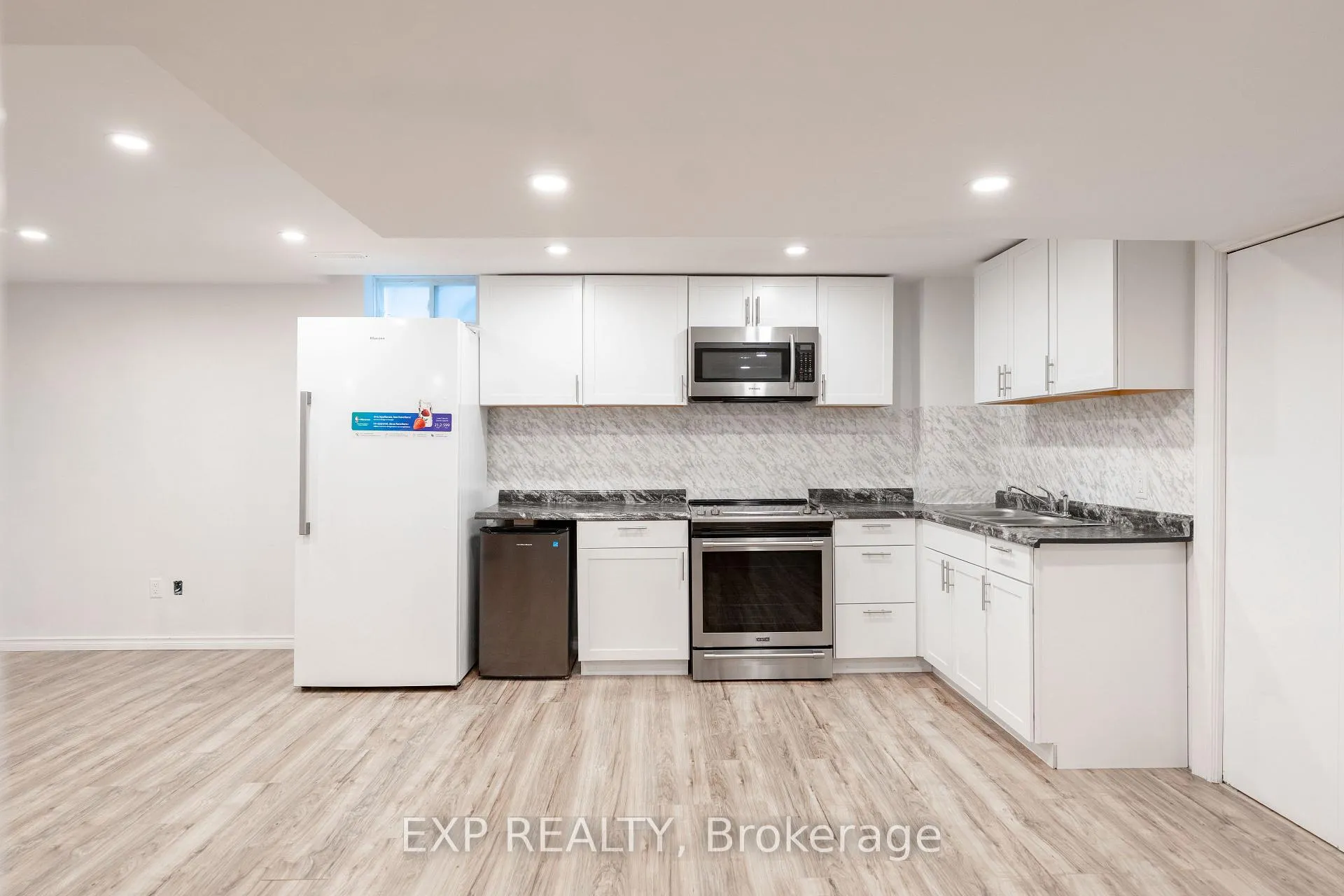 Photo 20 of 8375 Elderberry Drive S, Niagara Falls, Brown — HOMEH
