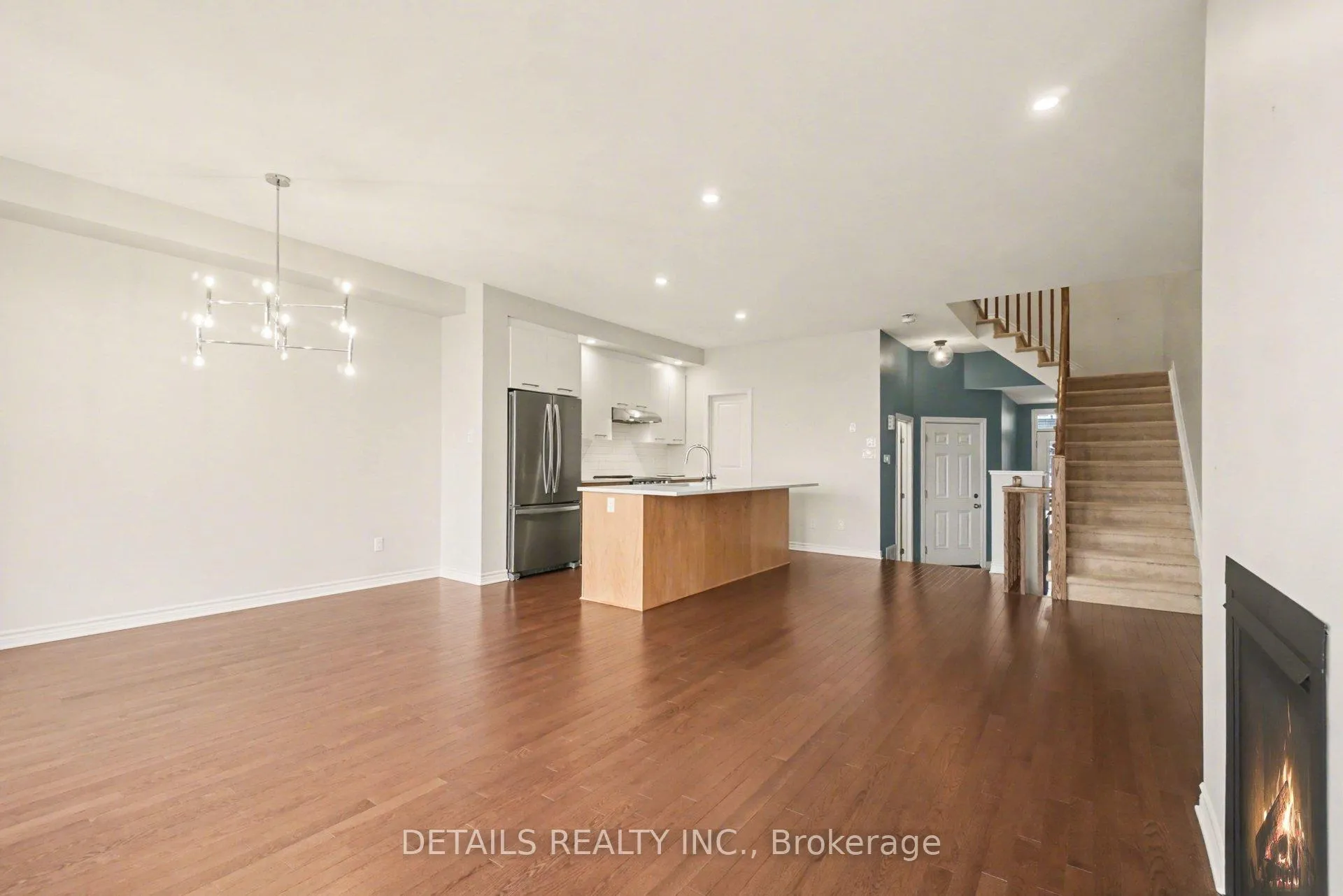 Photo 8 of 355 Mishawashkode Street, Ottawa, Camelot — HOMEH