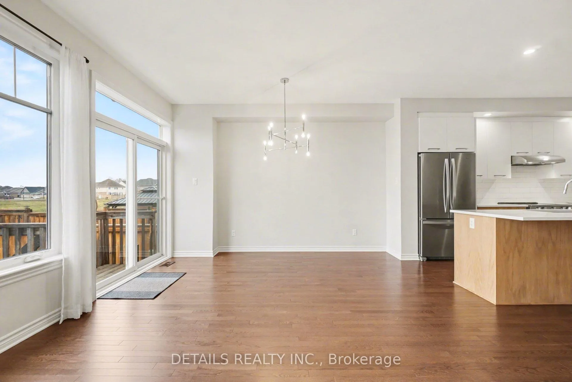 Photo 13 of 355 Mishawashkode Street, Ottawa, Camelot — HOMEH