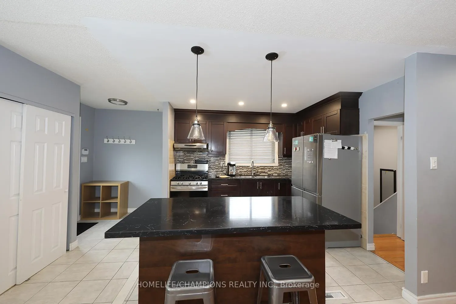 Photo 4 of 865 Vicki Drive, Pickering, West Shore — HOMEH