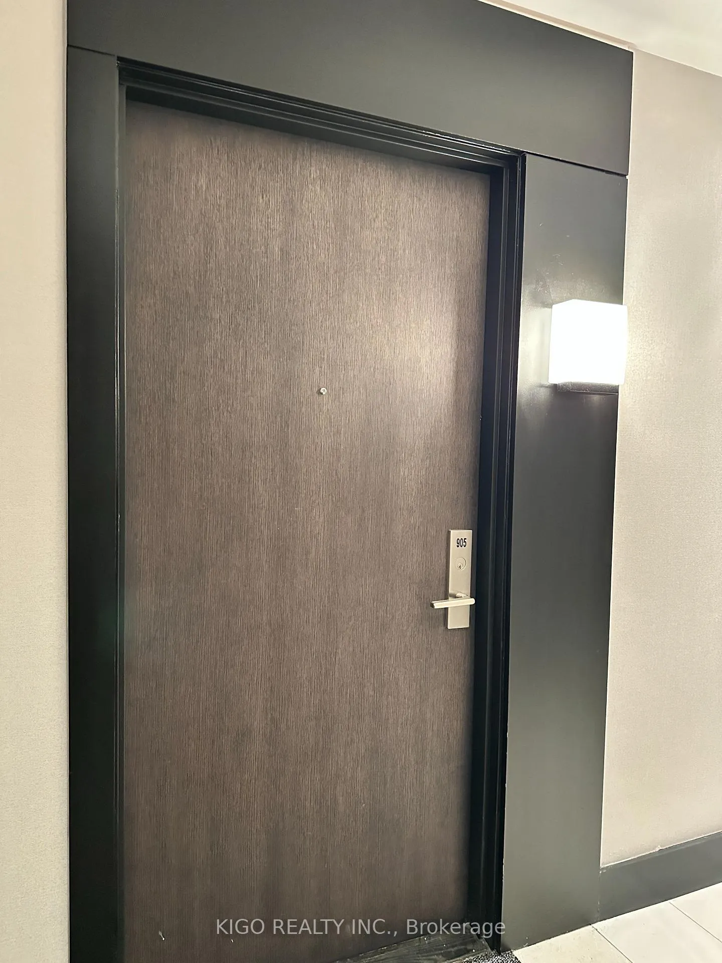 Photo 9 of Unit 905, 55 Duke Street W, Kitchener, City Commercial Core — HOMEH