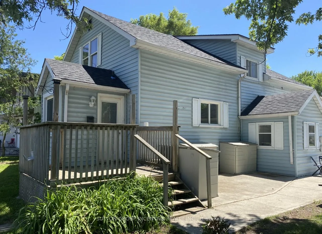 Photo 4 of 39 Donald Street, Barrie, Queen's Park — HOMEH