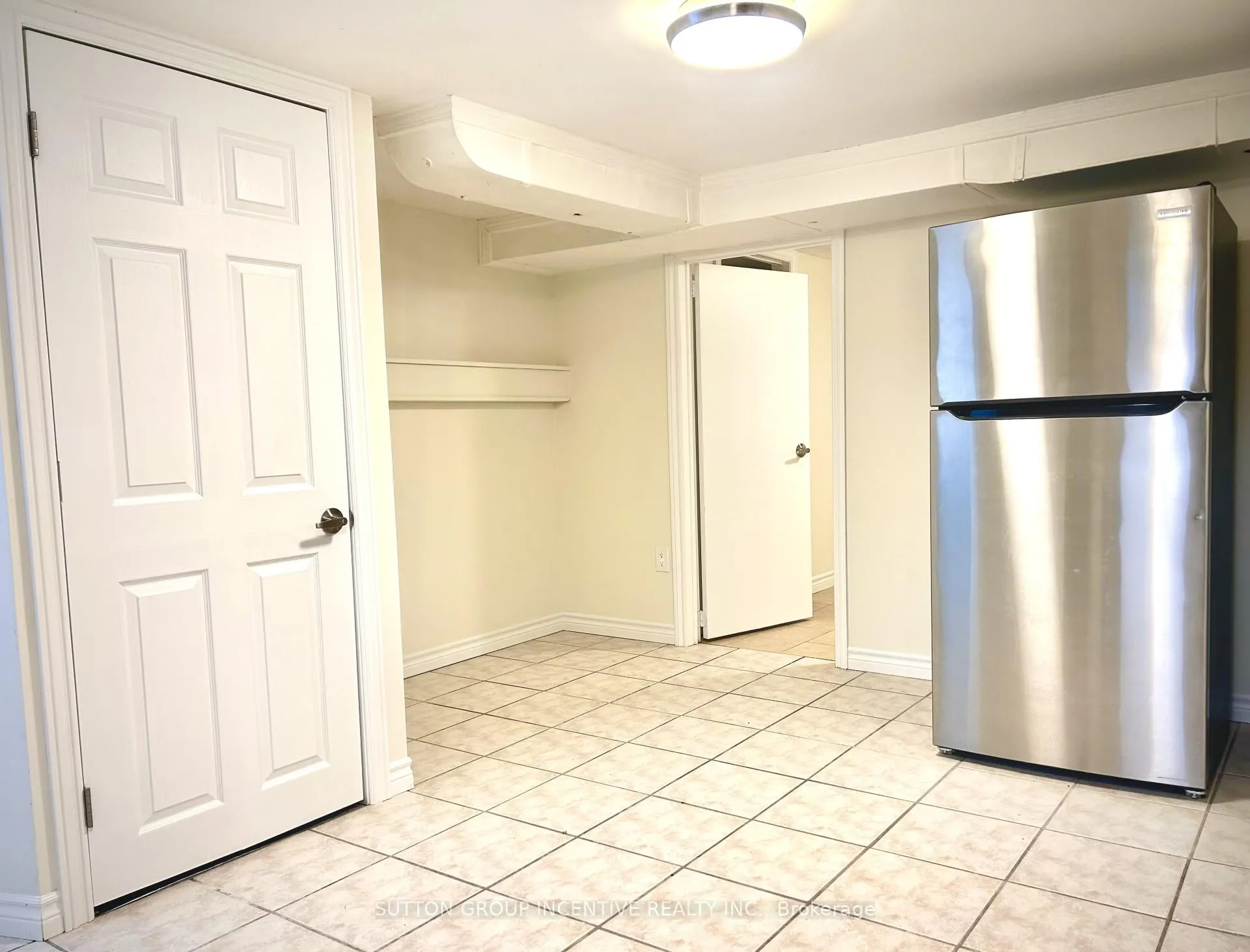 Photo 19 of 39 Donald Street, Barrie, Queen's Park — HOMEH
