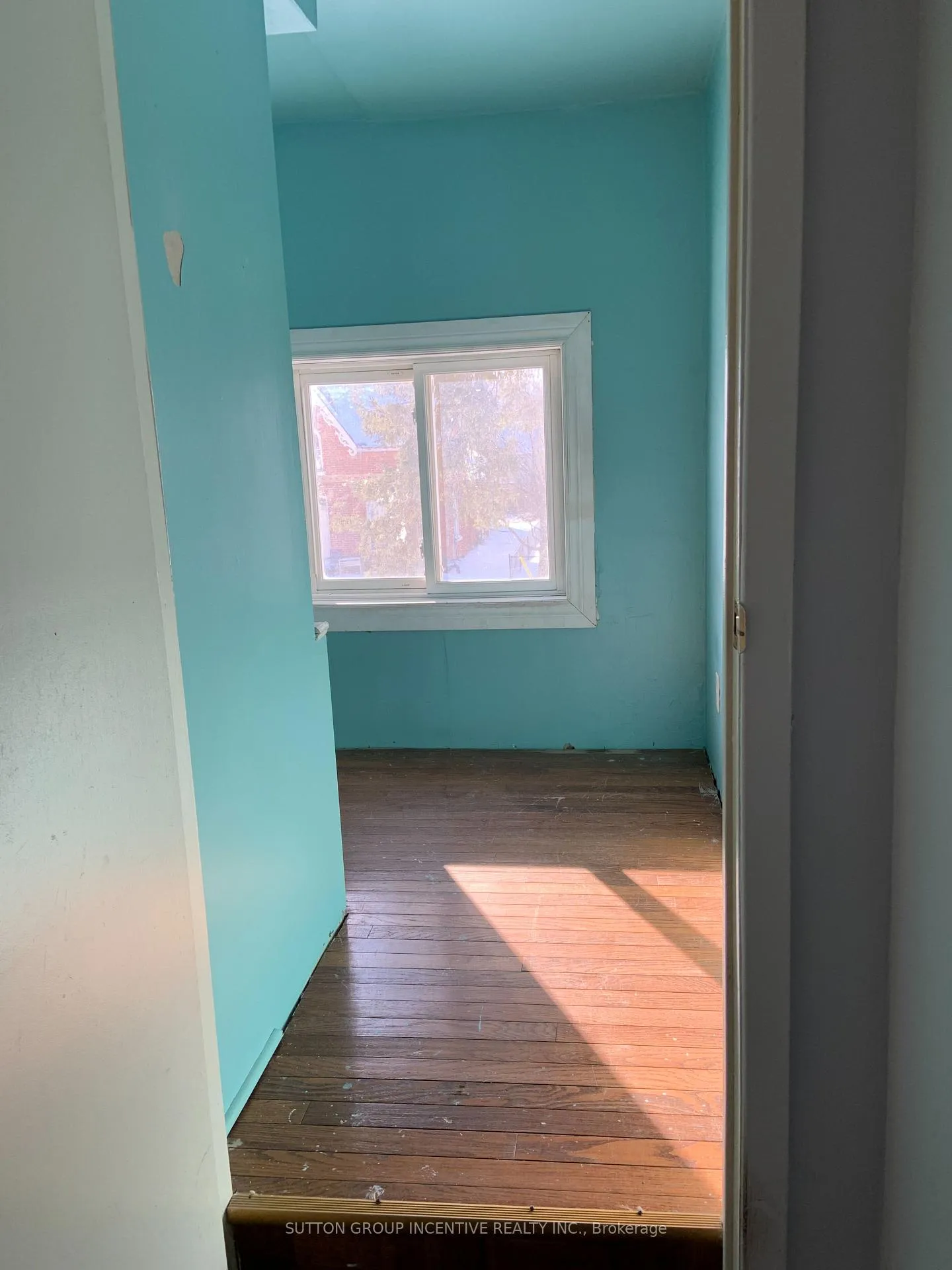 Photo 36 of 39 Donald Street, Barrie, Queen's Park — HOMEH