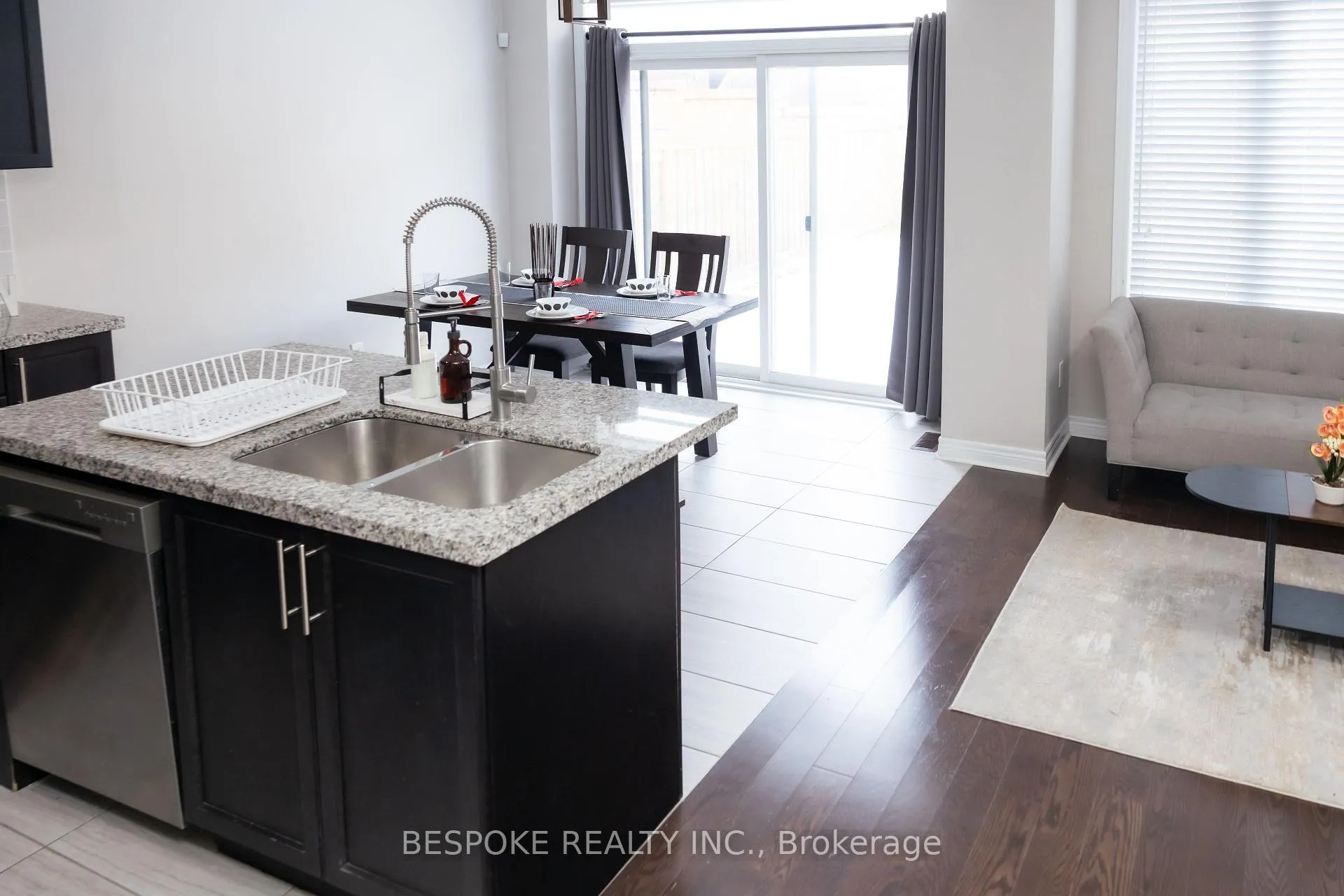 Photo 8 of 1100 Cactus Crescent, Pickering, Rural Pickering — HOMEH