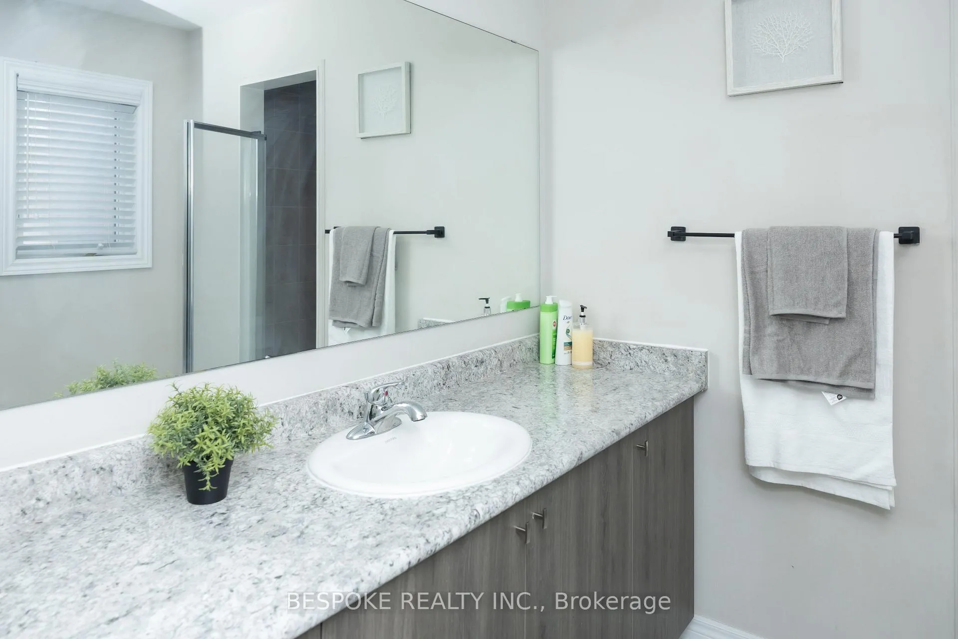 Photo 15 of 1100 Cactus Crescent, Pickering, Rural Pickering — HOMEH