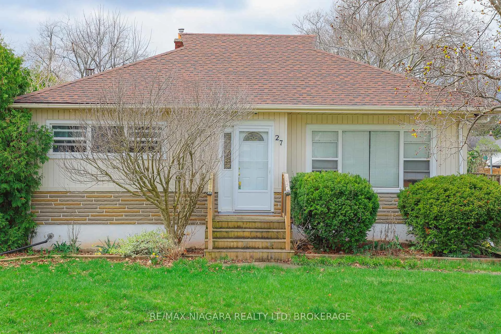 Photo 1 of 27 White Street, St. Catharines, Vine/Linwell — HOMEH