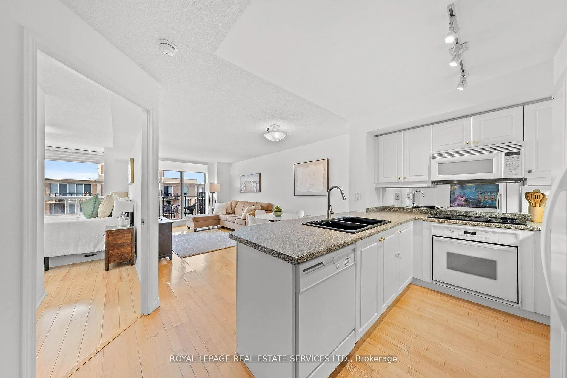 Photo 7 of Unit 606, 18 Wanless Avenue, Toronto, Lawrence Park North — HOMEH