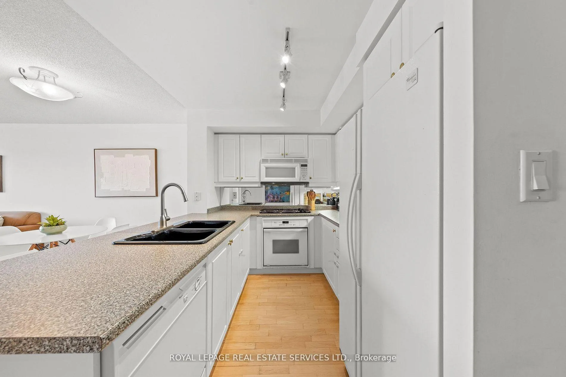 Photo 8 of Unit 606, 18 Wanless Avenue, Toronto, Lawrence Park North — HOMEH