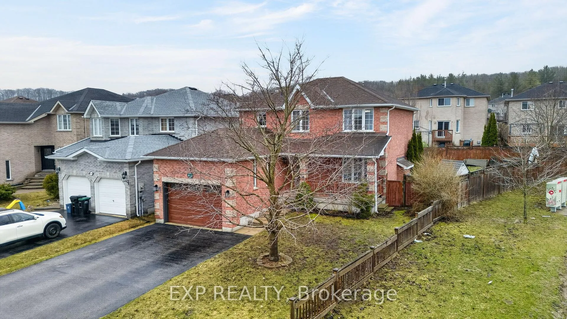 Photo 3 of 65 Dunnett Drive, Barrie, Ardagh — HOMEH