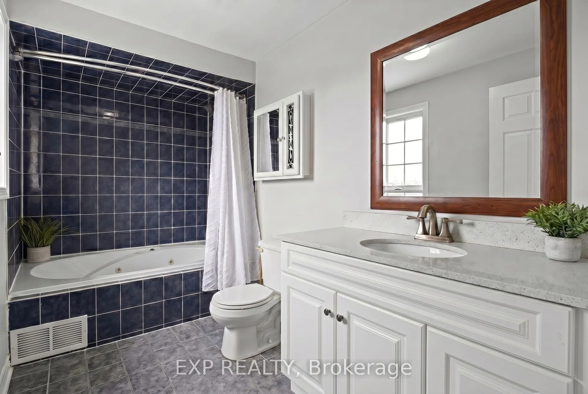 Photo 20 of 65 Dunnett Drive, Barrie, Ardagh — HOMEH
