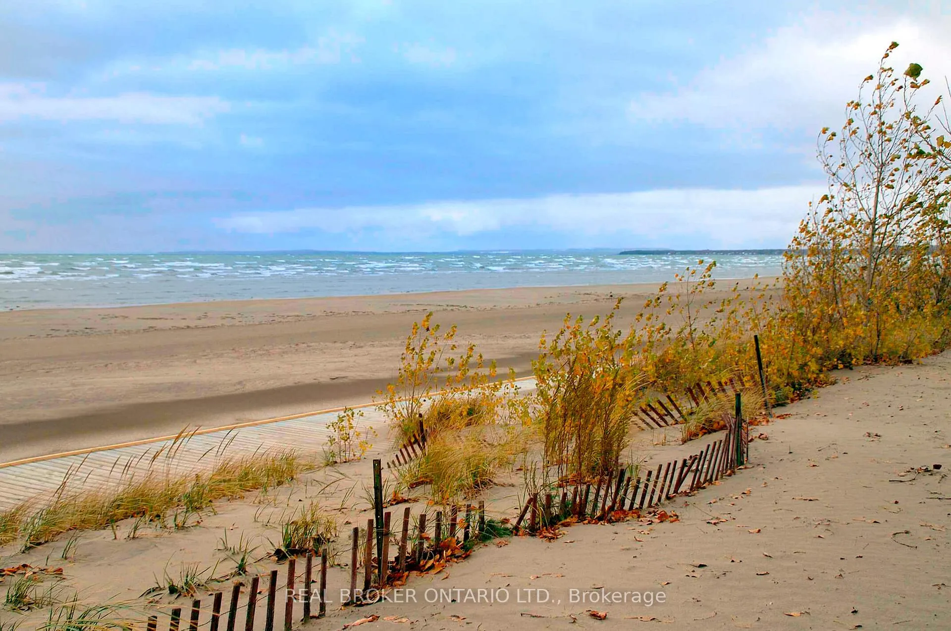 Photo 13 of 38 Pleasant Bay Lane, Wasaga Beach — HOMEH