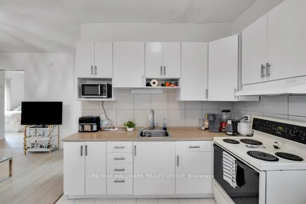 Photo 10 of 69 Blackburn Avenue, Ottawa, Sandy Hill — HOMEH