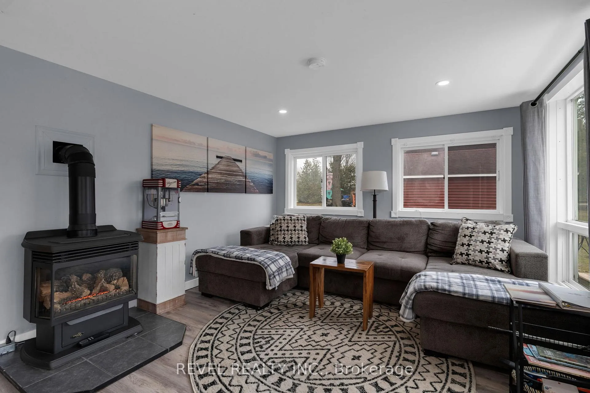 Photo 9 of 53 Playfair Drive, Tay, Rural Tay — HOMEH