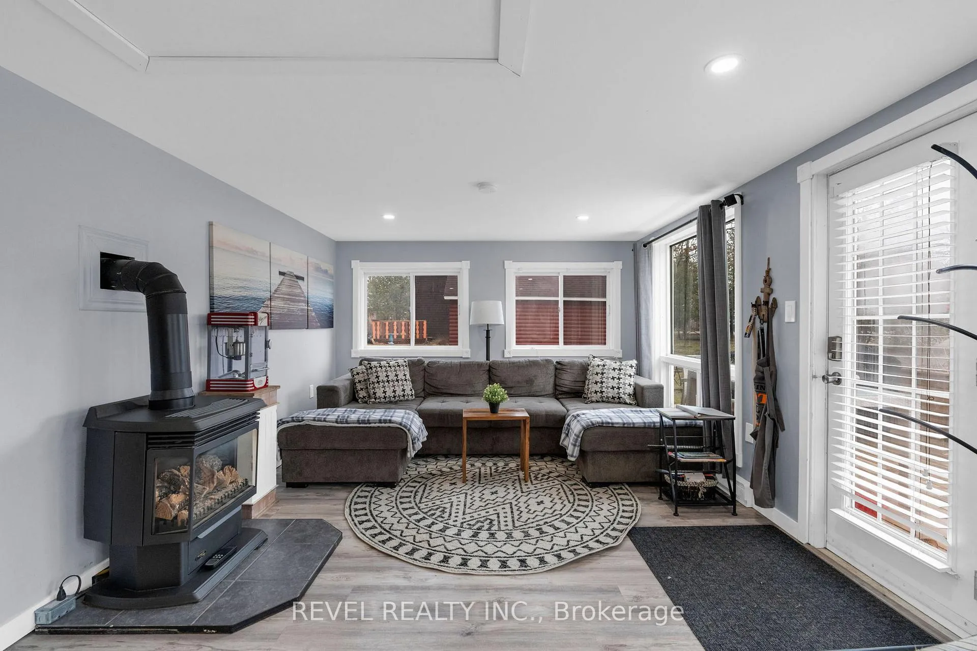 Photo 10 of 53 Playfair Drive, Tay, Rural Tay — HOMEH