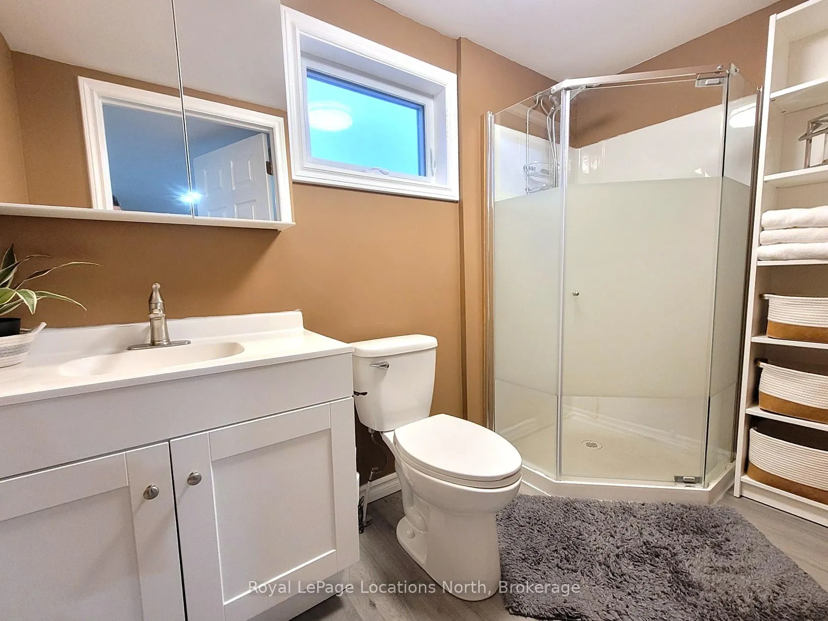 Photo 13 of 2045 River Road W, Wasaga Beach — HOMEH
