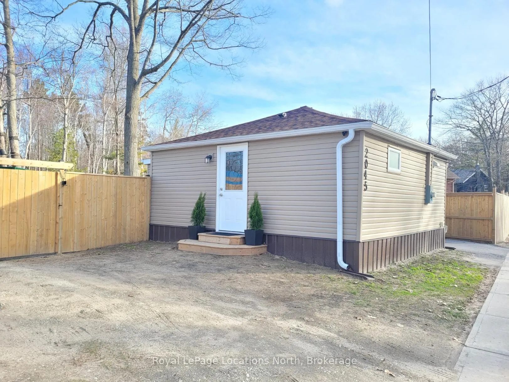 Photo 3 of 2045 River Road W, Wasaga Beach — HOMEH