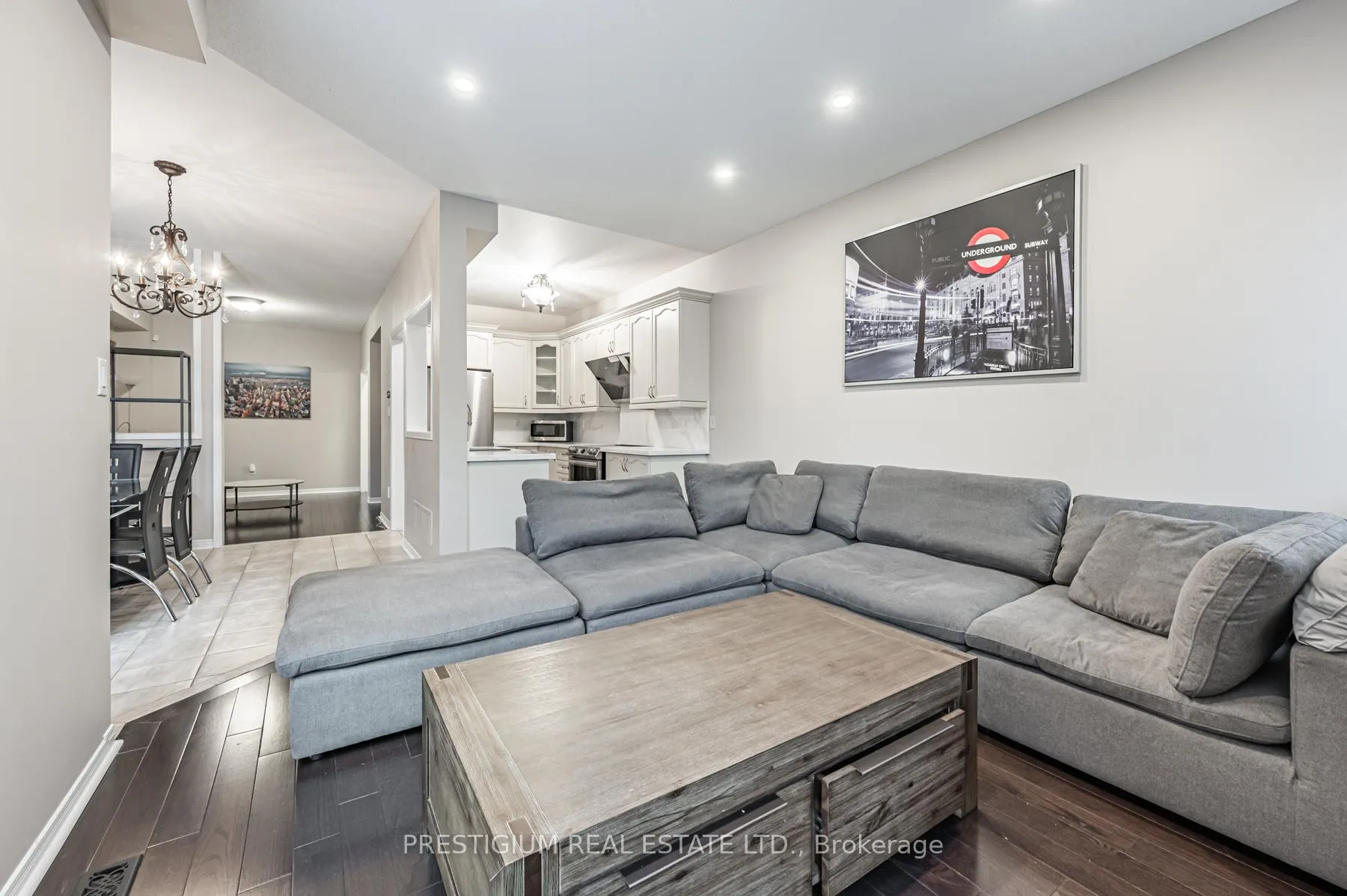 Photo 11 of 25 White Beach Crescent, Vaughan, Patterson — HOMEH