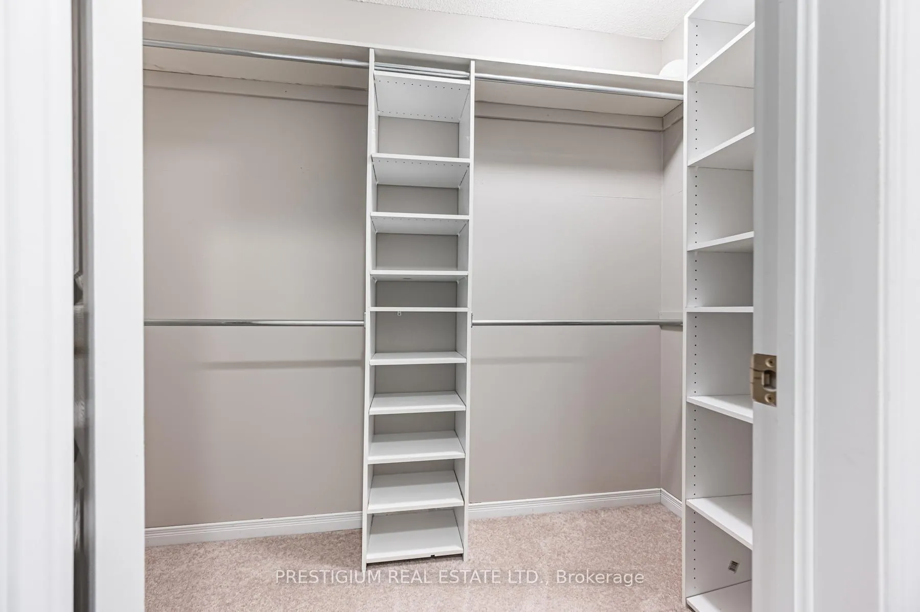 Photo 19 of 25 White Beach Crescent, Vaughan, Patterson — HOMEH