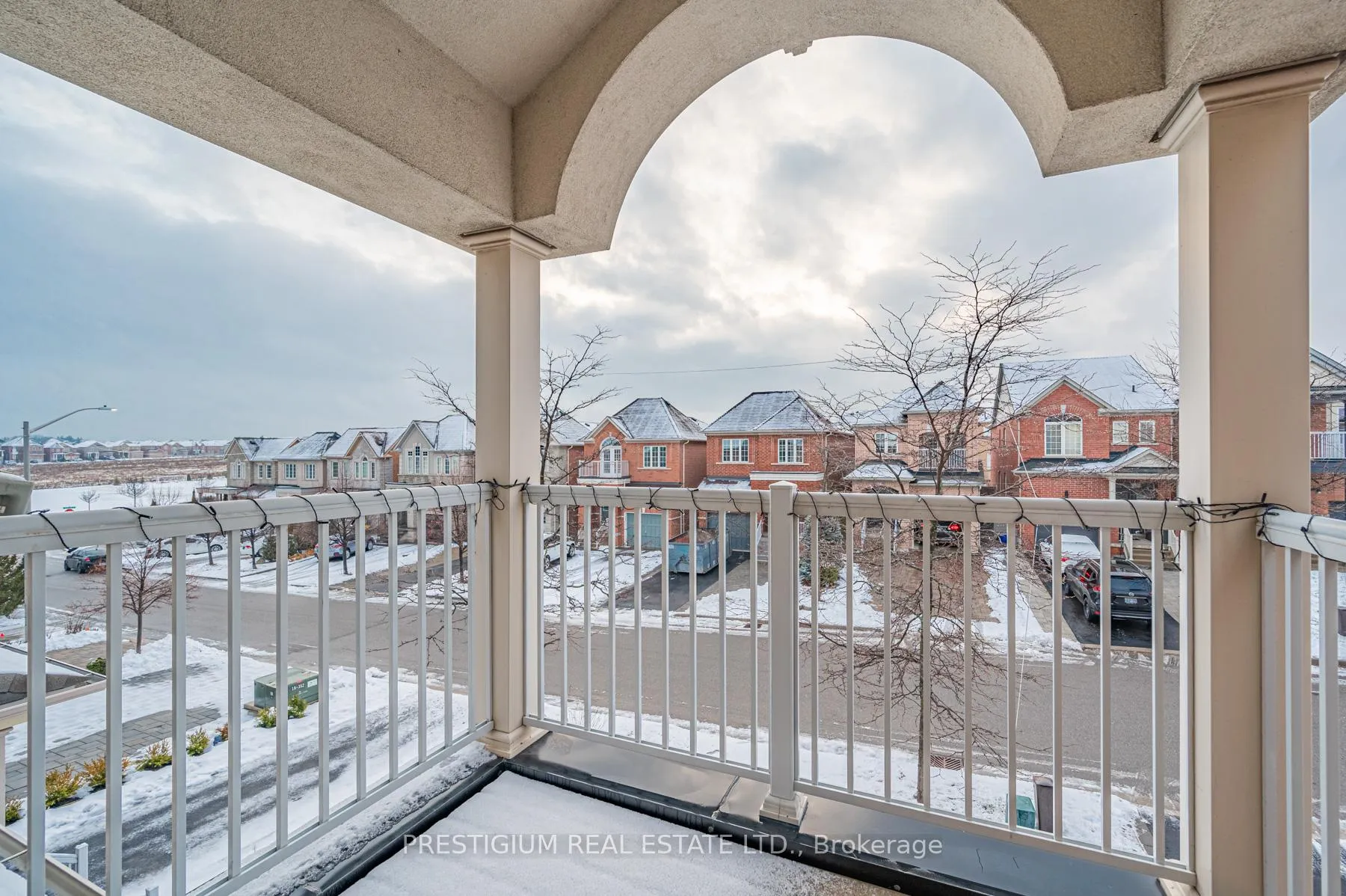 Photo 27 of 25 White Beach Crescent, Vaughan, Patterson — HOMEH