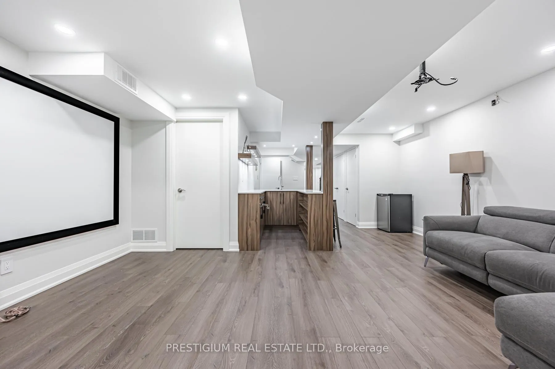 Photo 34 of 25 White Beach Crescent, Vaughan, Patterson — HOMEH