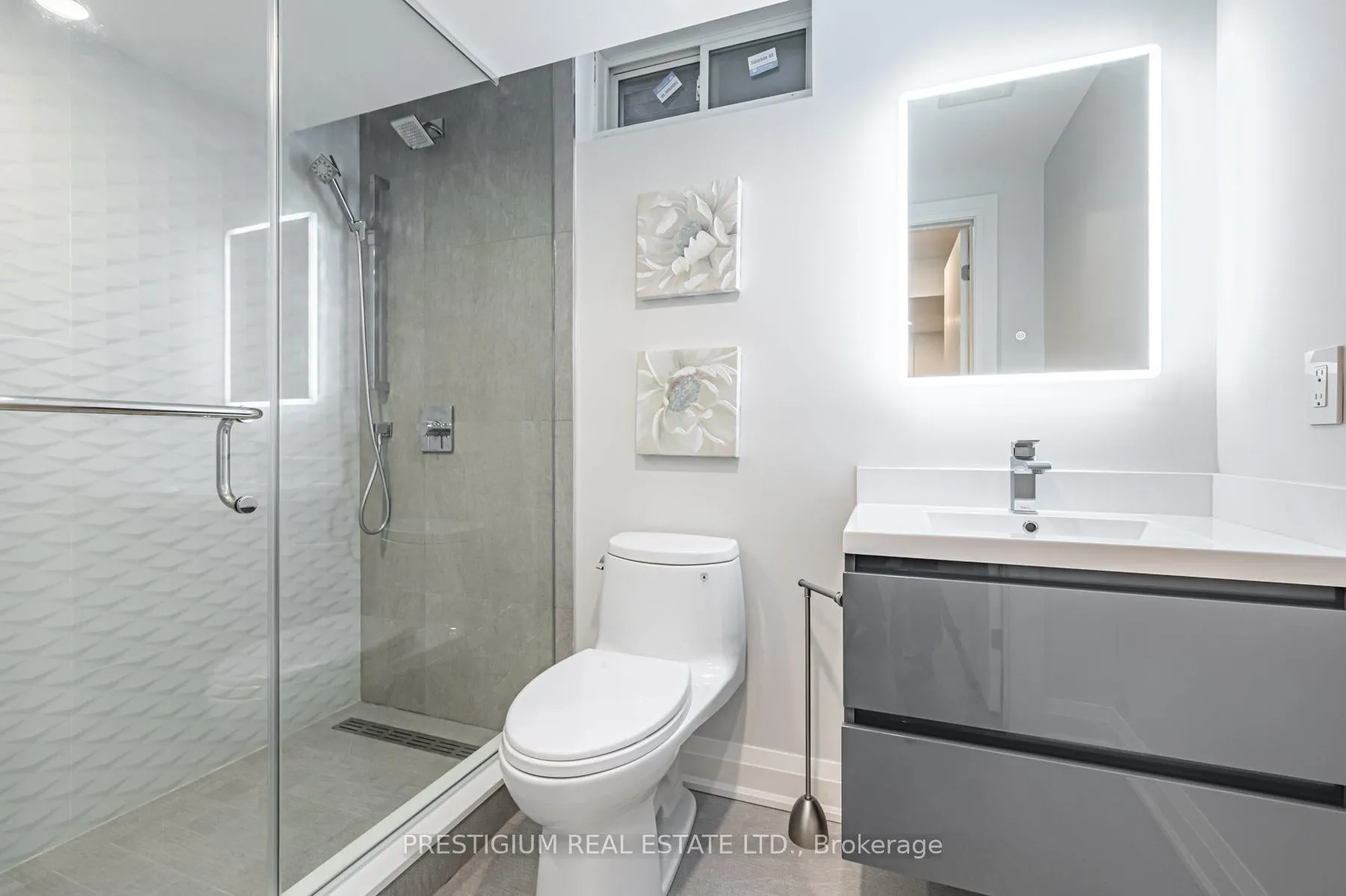 Photo 37 of 25 White Beach Crescent, Vaughan, Patterson — HOMEH