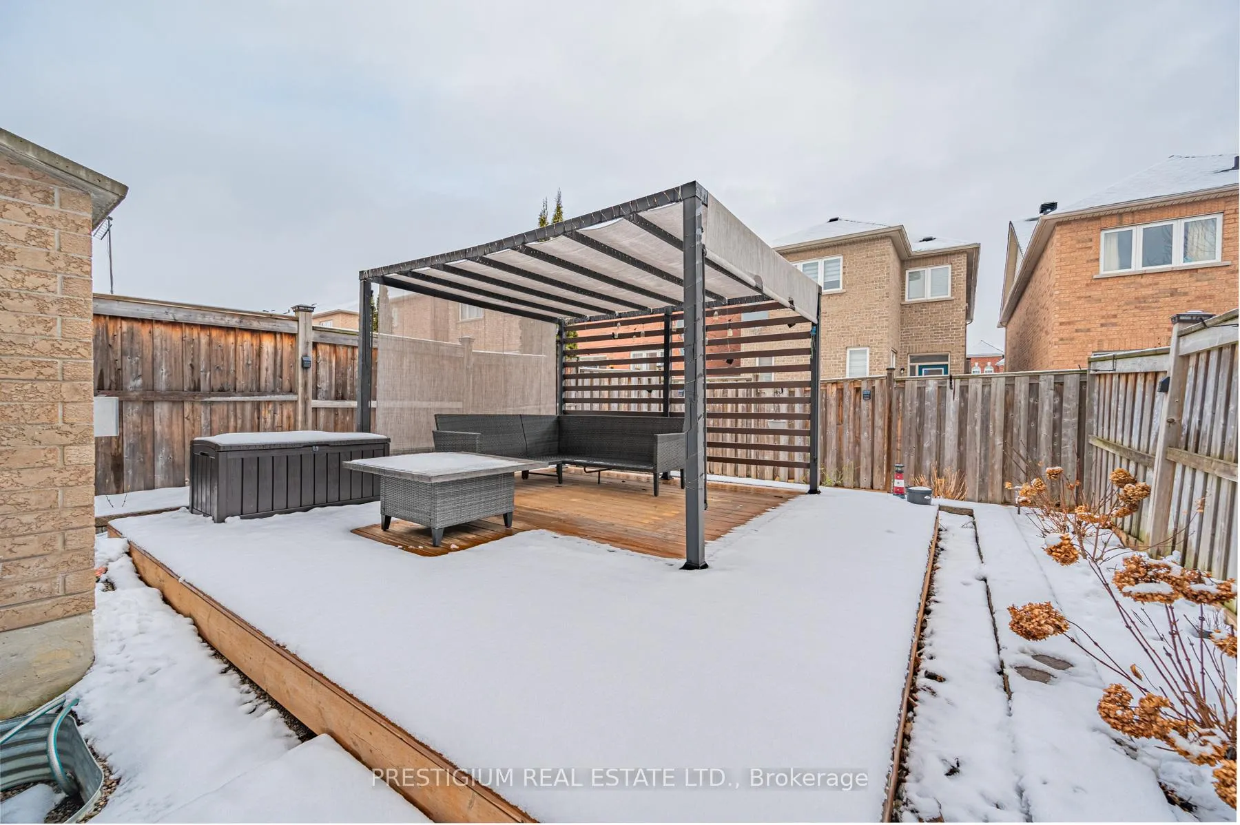 Photo 39 of 25 White Beach Crescent, Vaughan, Patterson — HOMEH