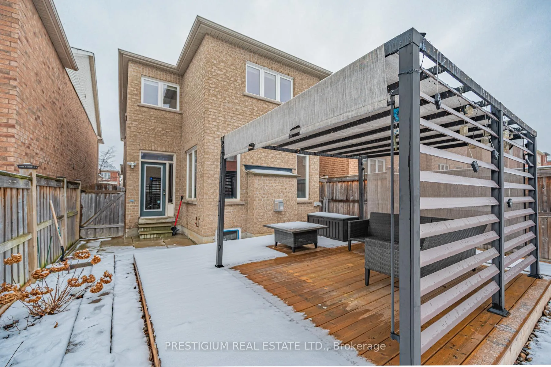Photo 41 of 25 White Beach Crescent, Vaughan, Patterson — HOMEH