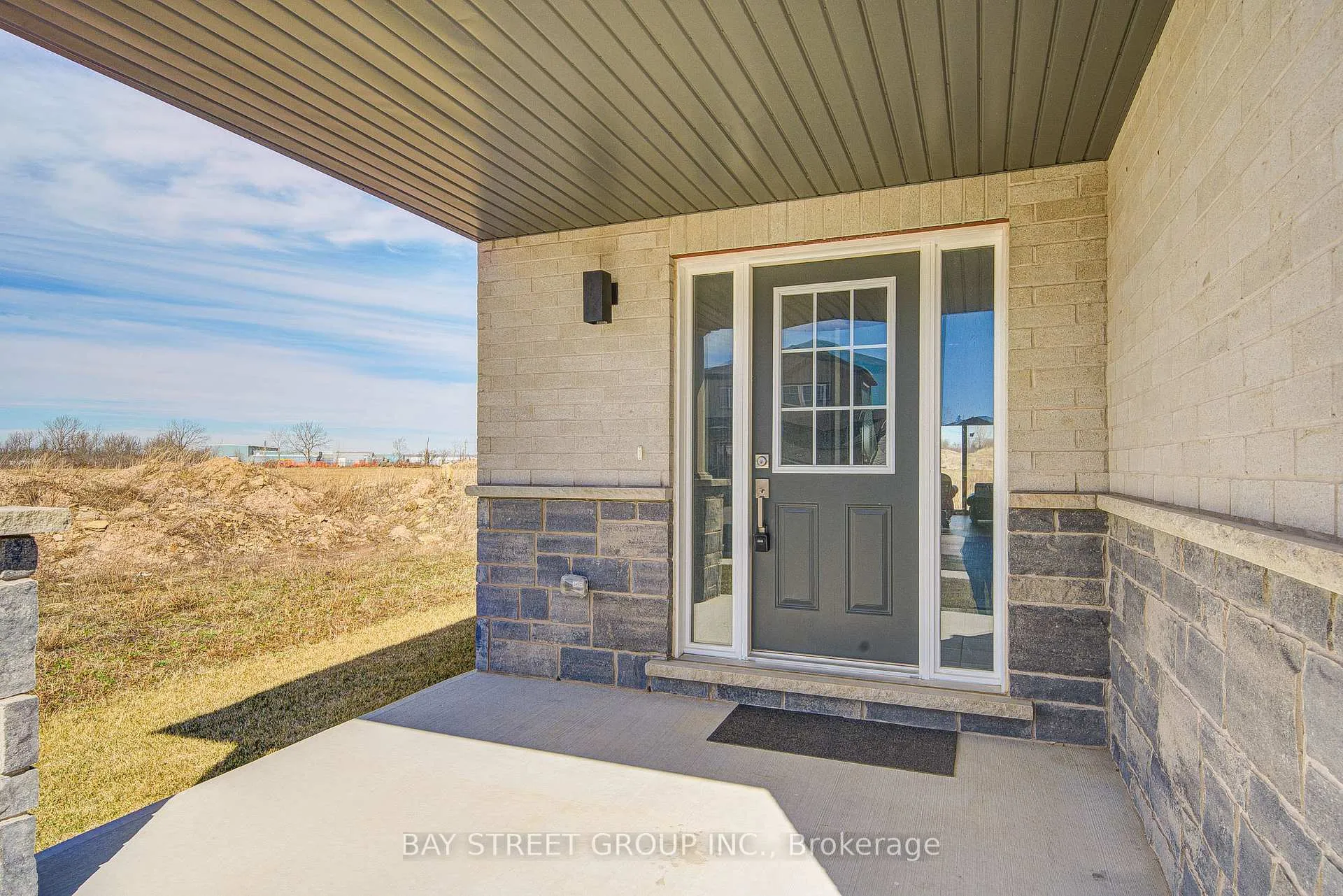 Photo 2 of 39 Meadowlark Drive, Port Colborne, Main Street — HOMEH