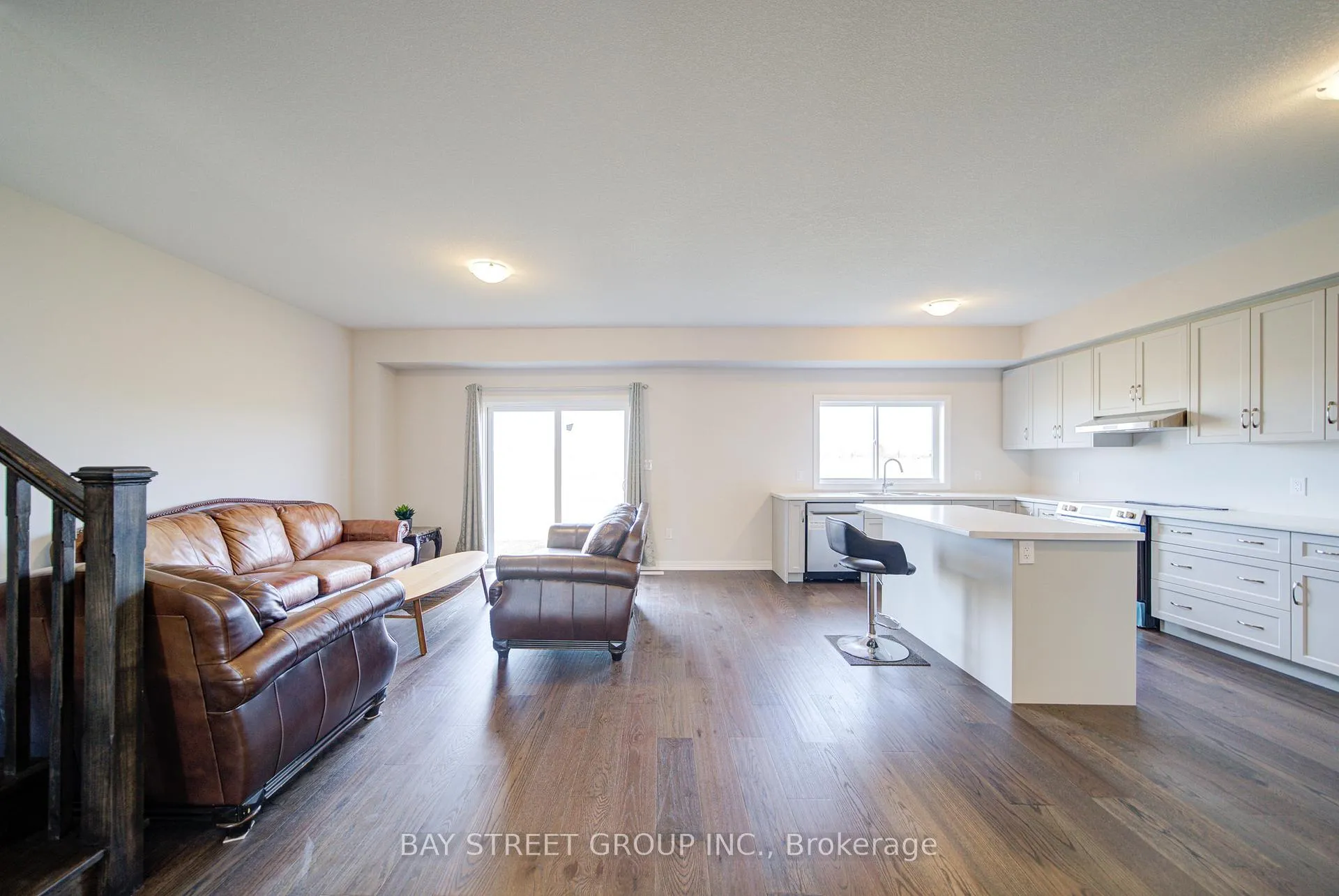 Photo 5 of 39 Meadowlark Drive, Port Colborne, Main Street — HOMEH