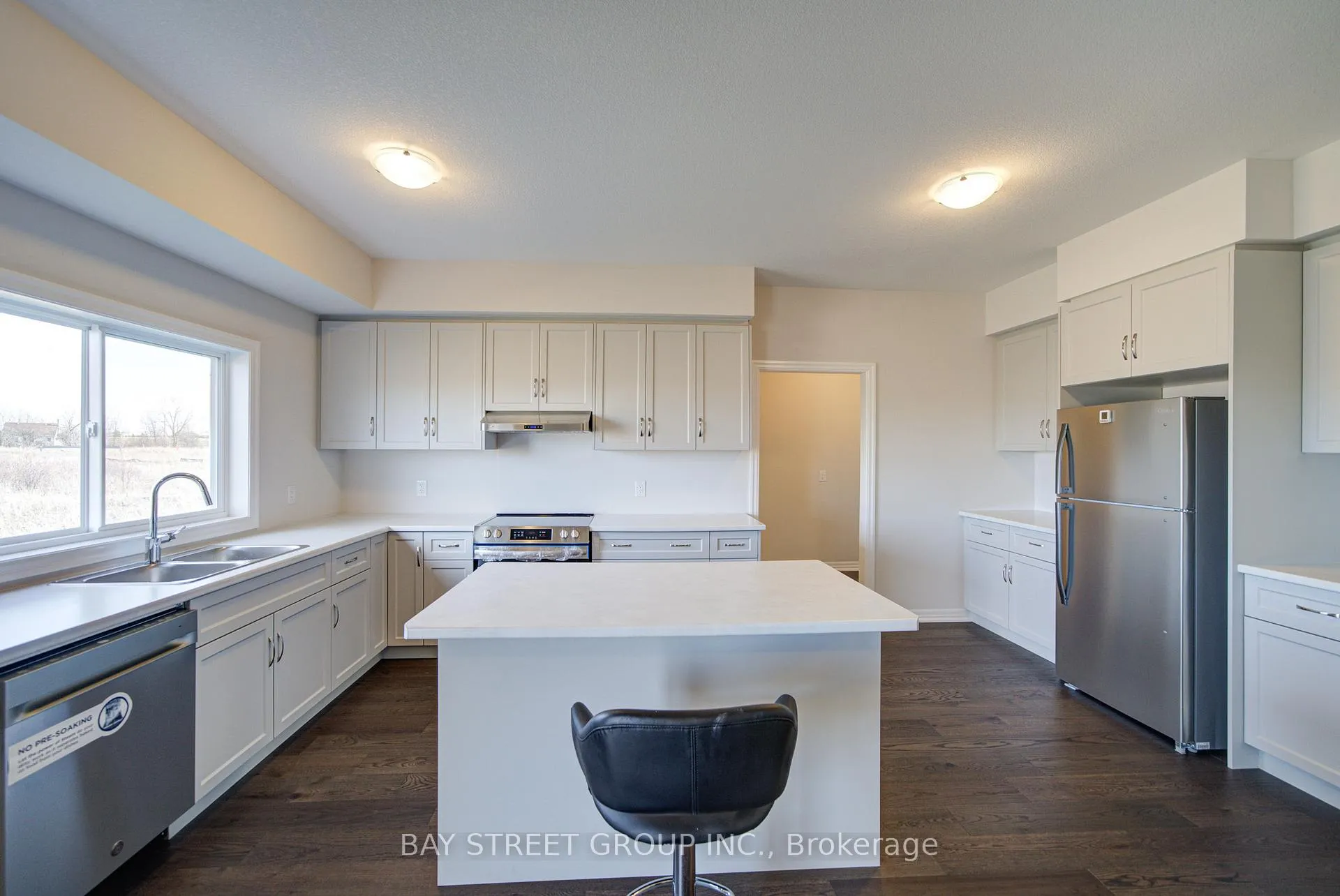 Photo 7 of 39 Meadowlark Drive, Port Colborne, Main Street — HOMEH