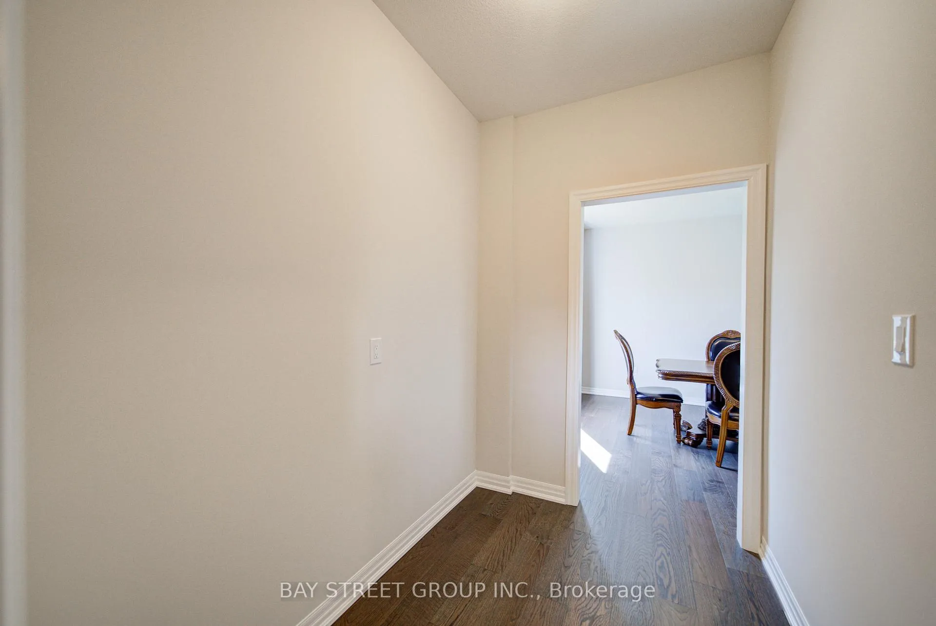 Photo 9 of 39 Meadowlark Drive, Port Colborne, Main Street — HOMEH