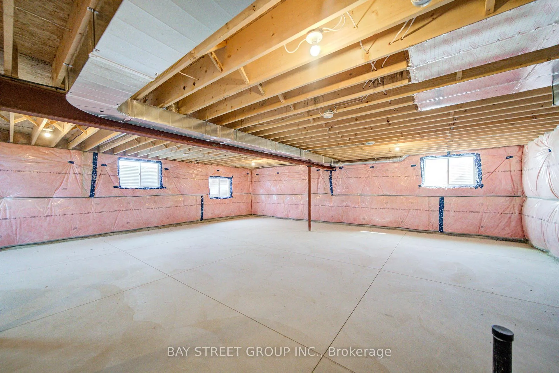 Photo 25 of 39 Meadowlark Drive, Port Colborne, Main Street — HOMEH