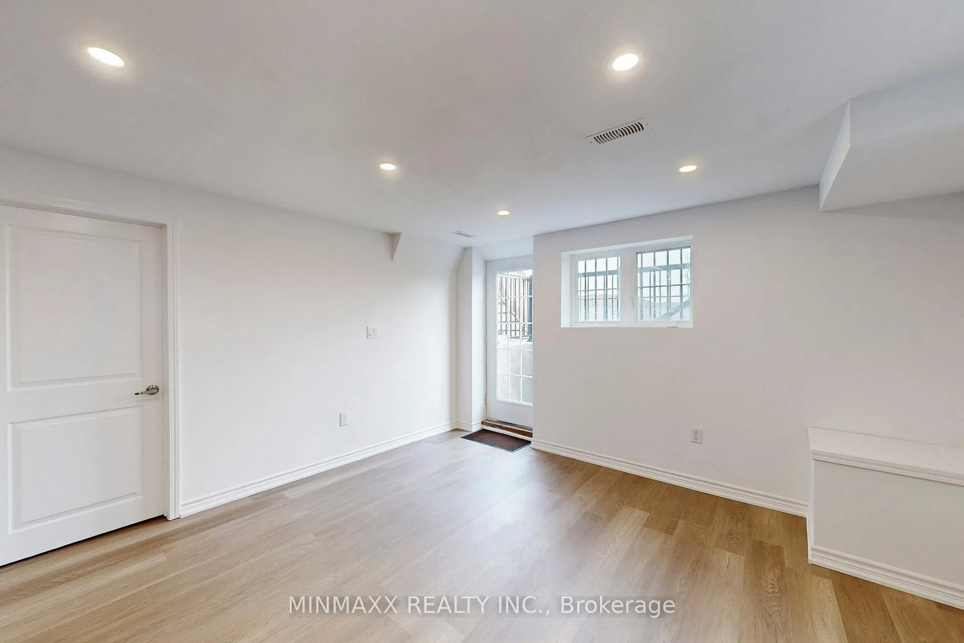 Photo 2 of 1382 Leriche Way, Milton, Bowes — HOMEH