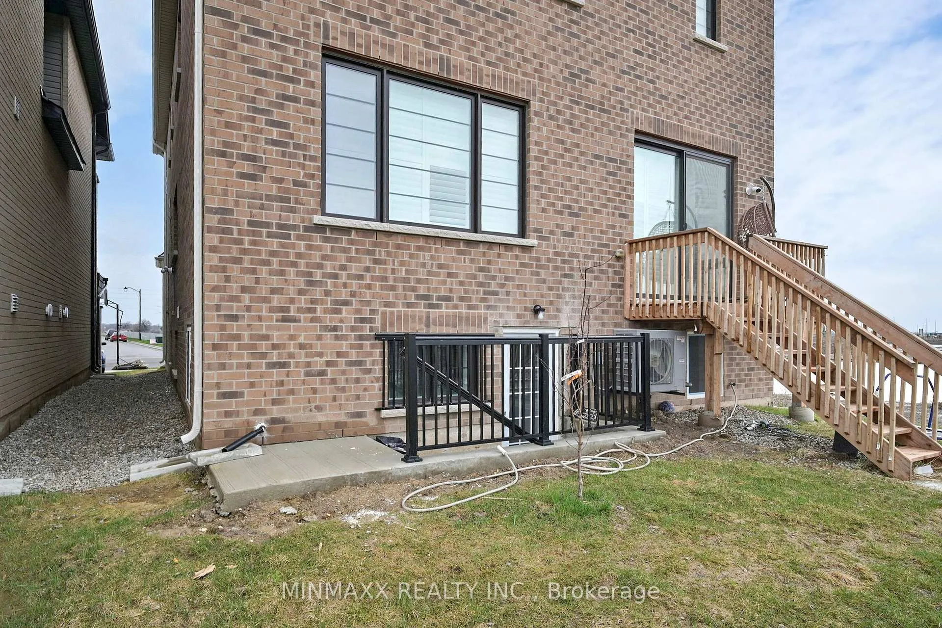 Photo 26 of 1382 Leriche Way, Milton, Bowes — HOMEH
