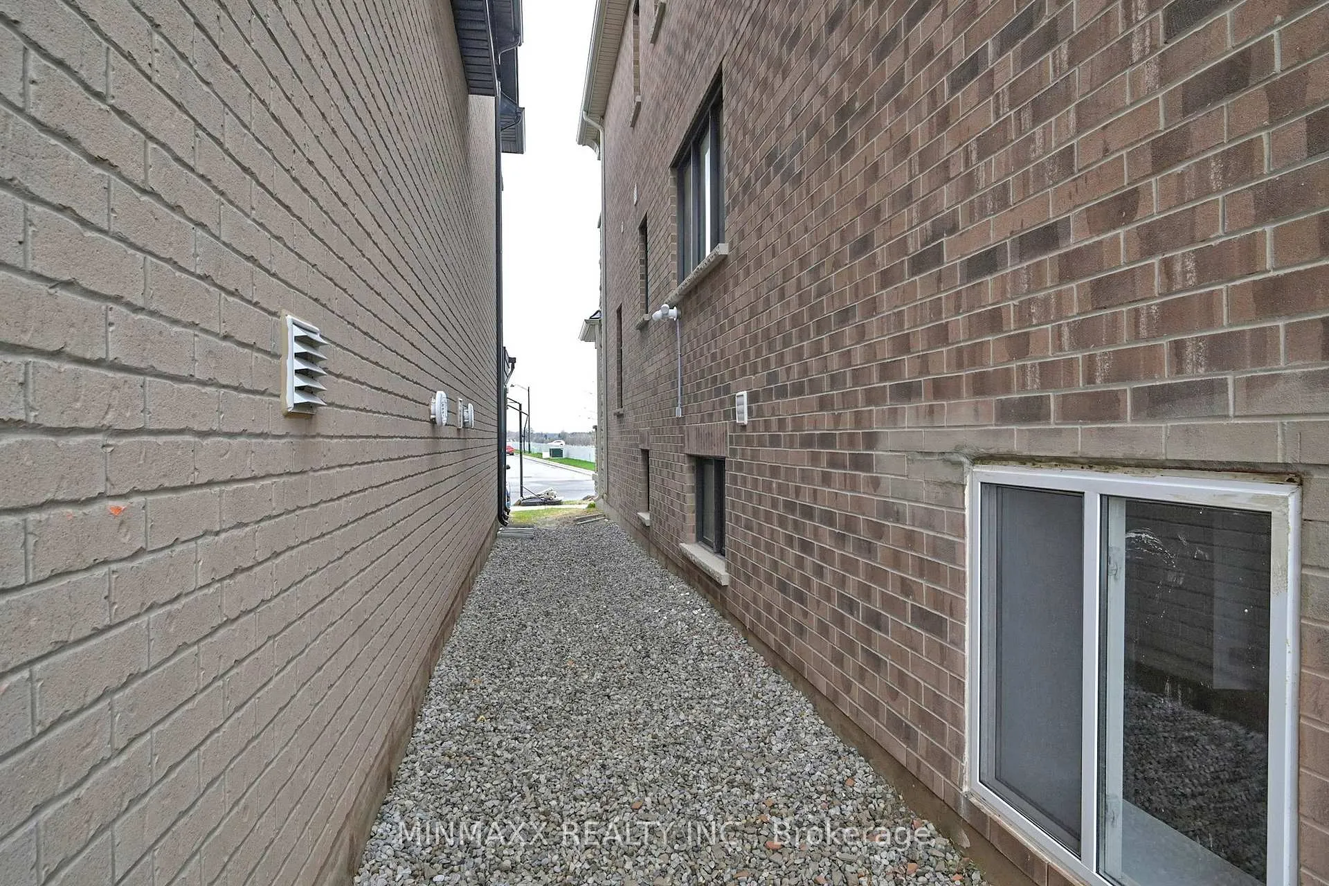 Photo 33 of 1382 Leriche Way, Milton, Bowes — HOMEH