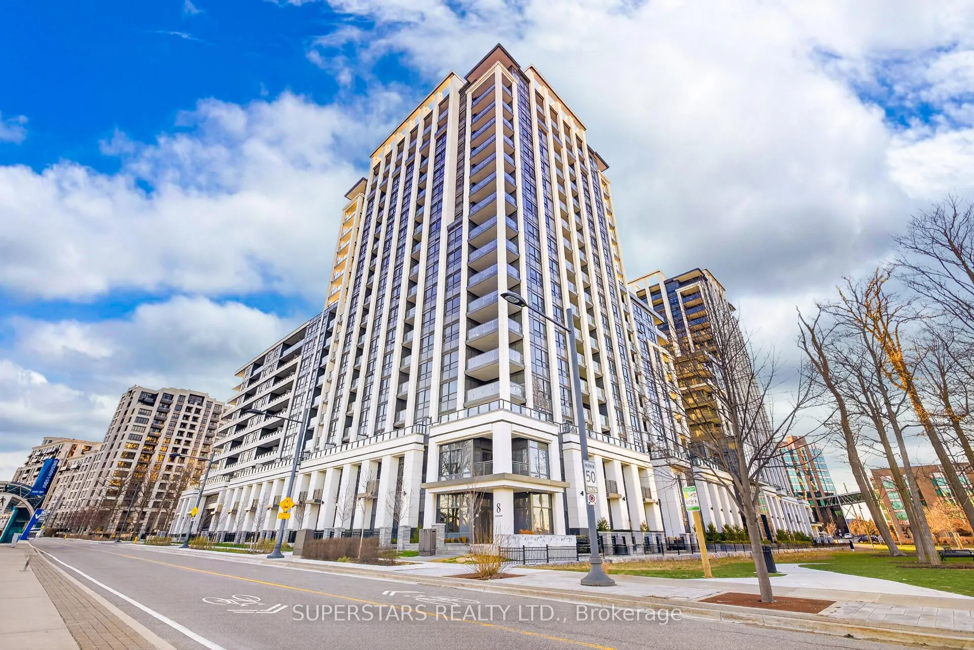 Photo 1 of Unit W118, 8 Cedarland Drive, Markham, Unionville — HOMEH