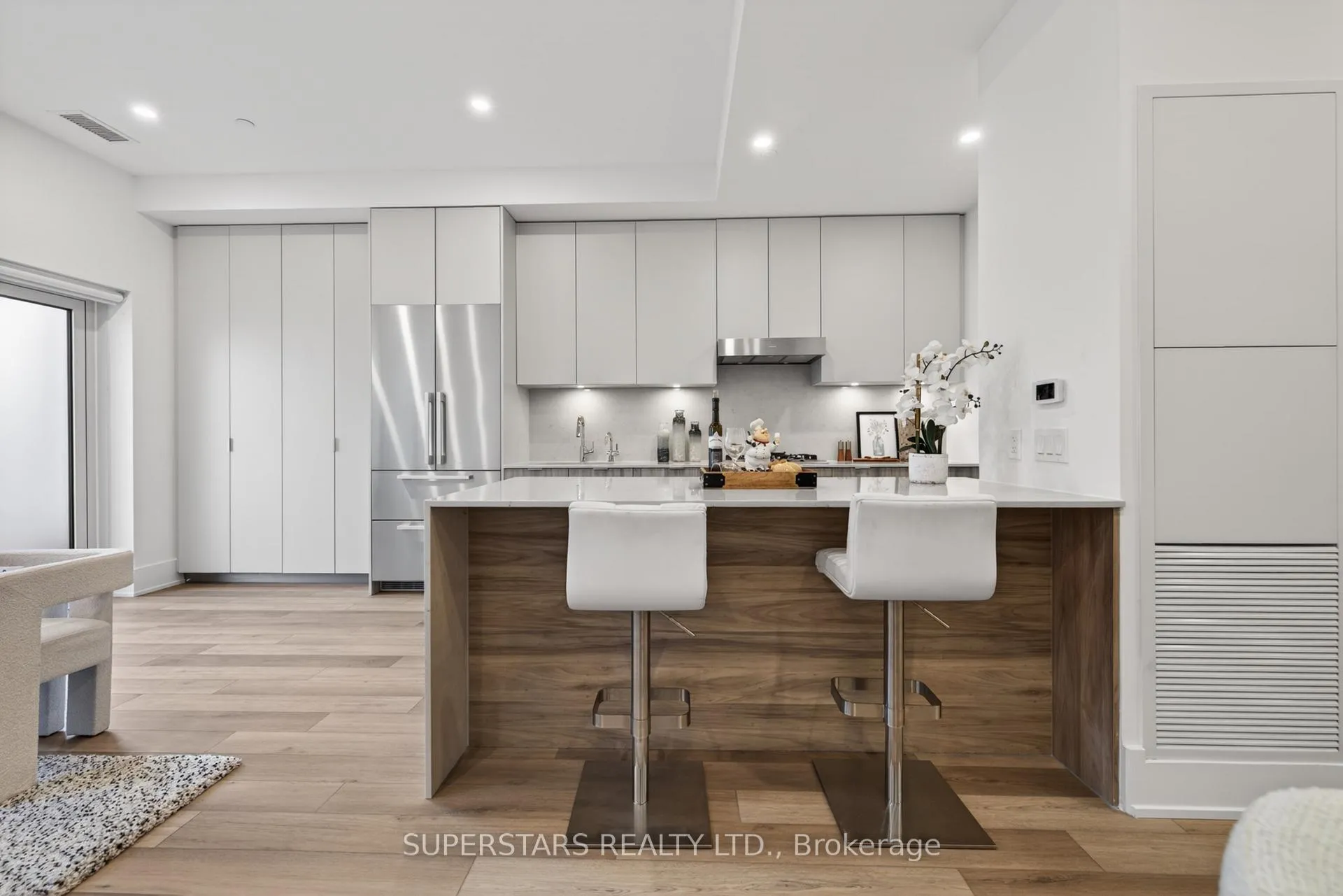 Photo 13 of Unit W118, 8 Cedarland Drive, Markham, Unionville — HOMEH